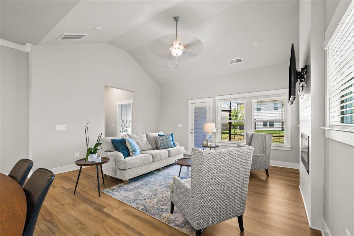 2093 Firelight Way Property Photo 16