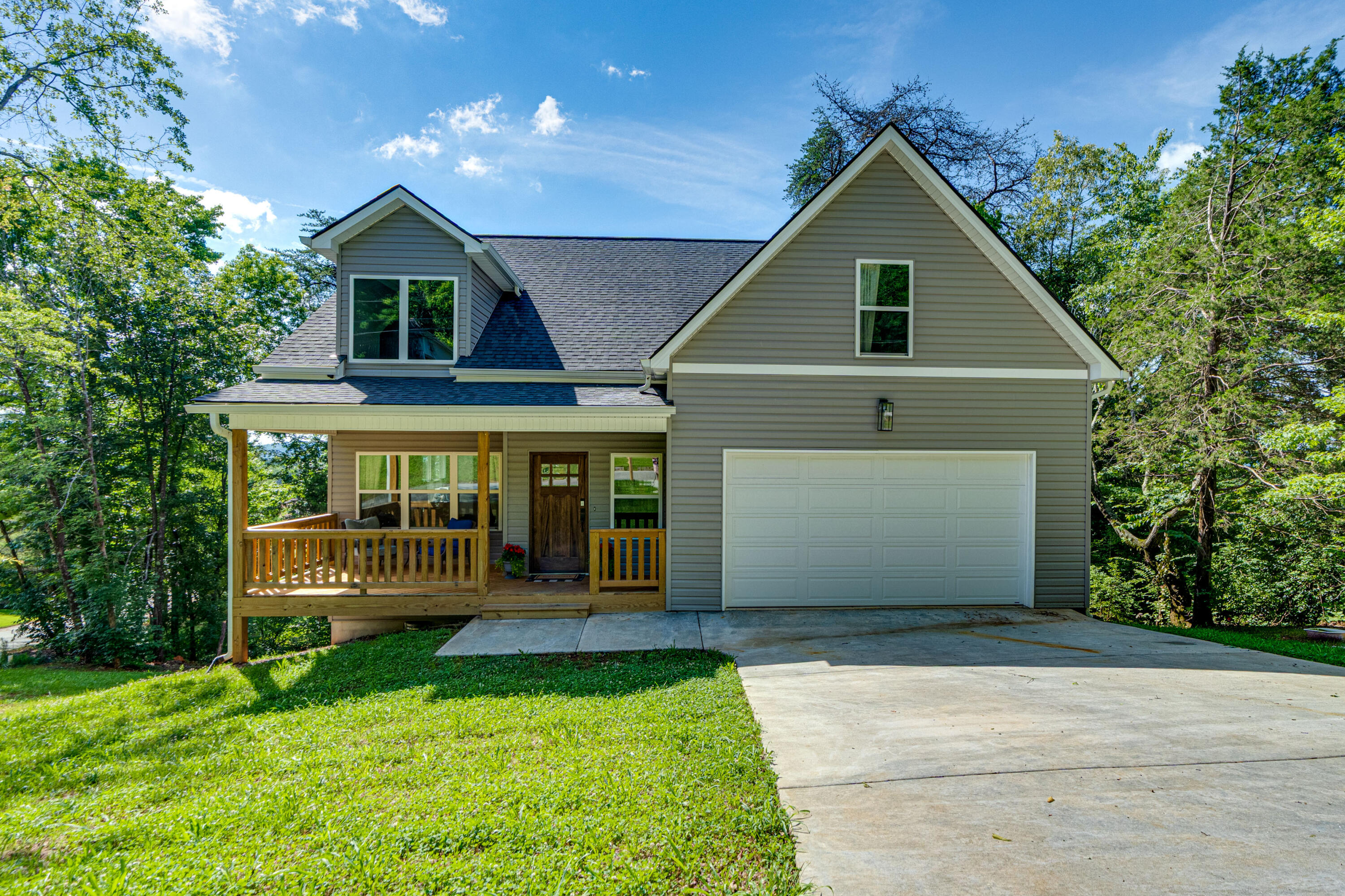 6238 Pine Marr Drive Property Photo 1