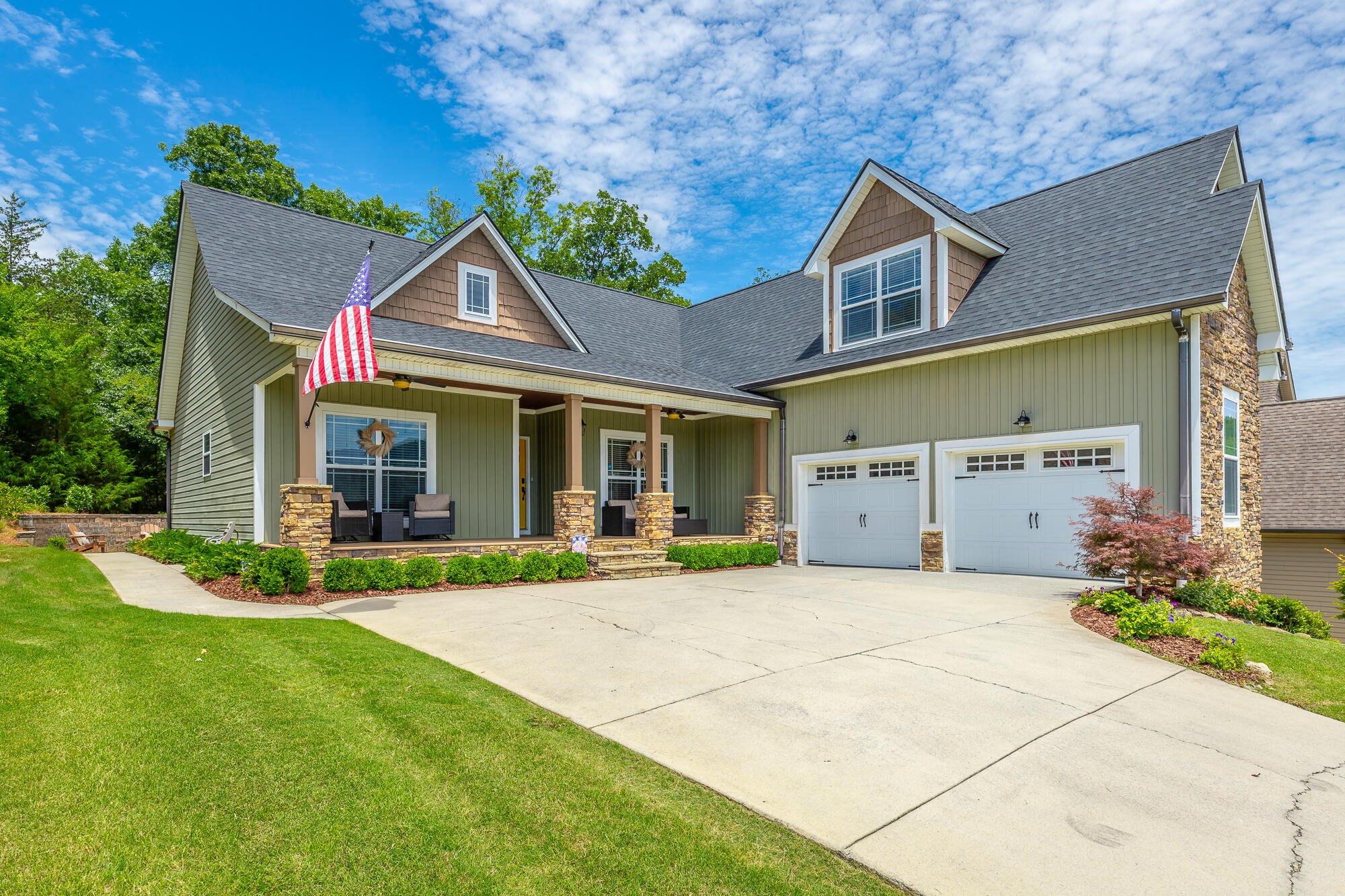 3600 Willow Lake Circle