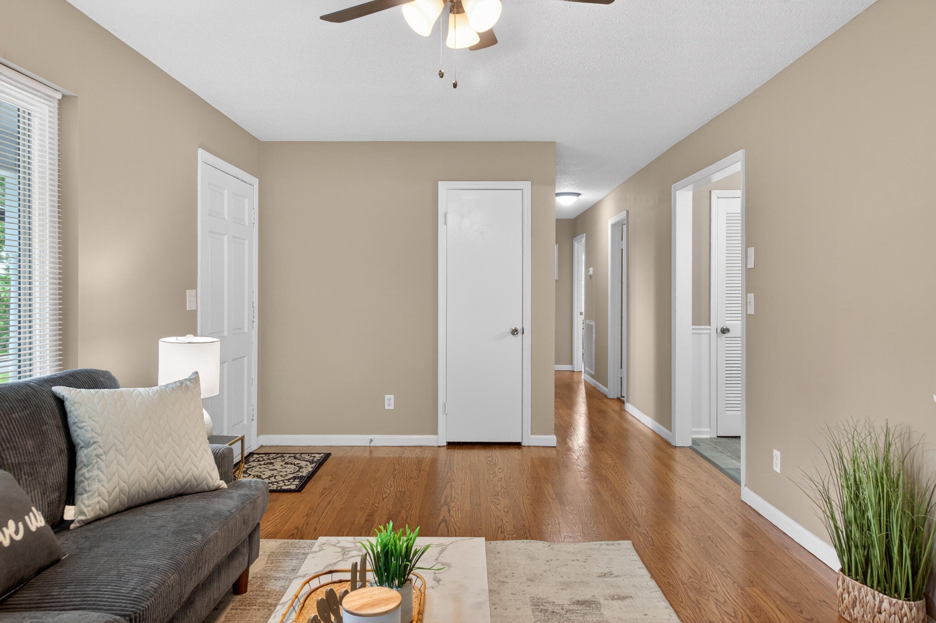 1537394 Property Photo 15