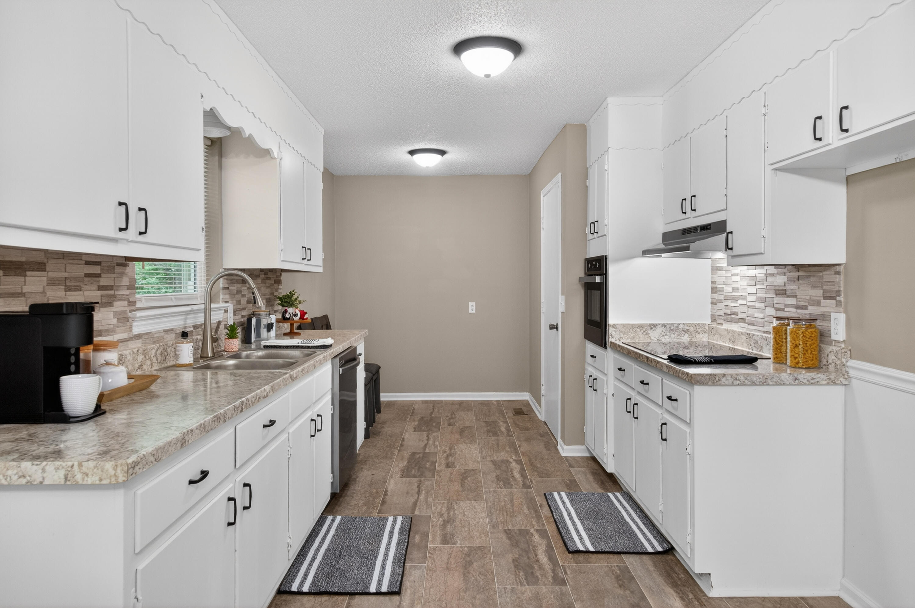 1537394 Property Photo 17