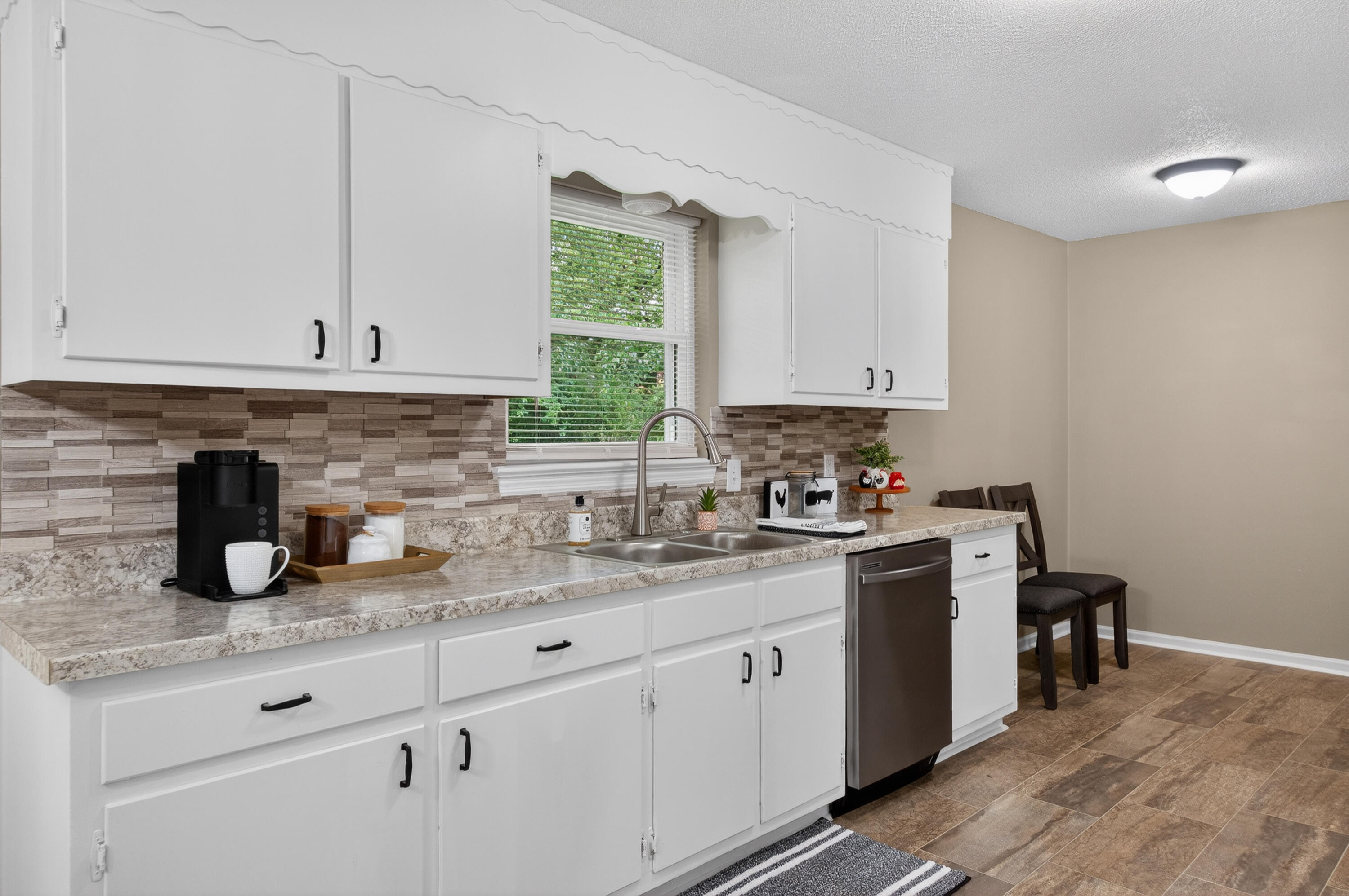 1537394 Property Photo 19
