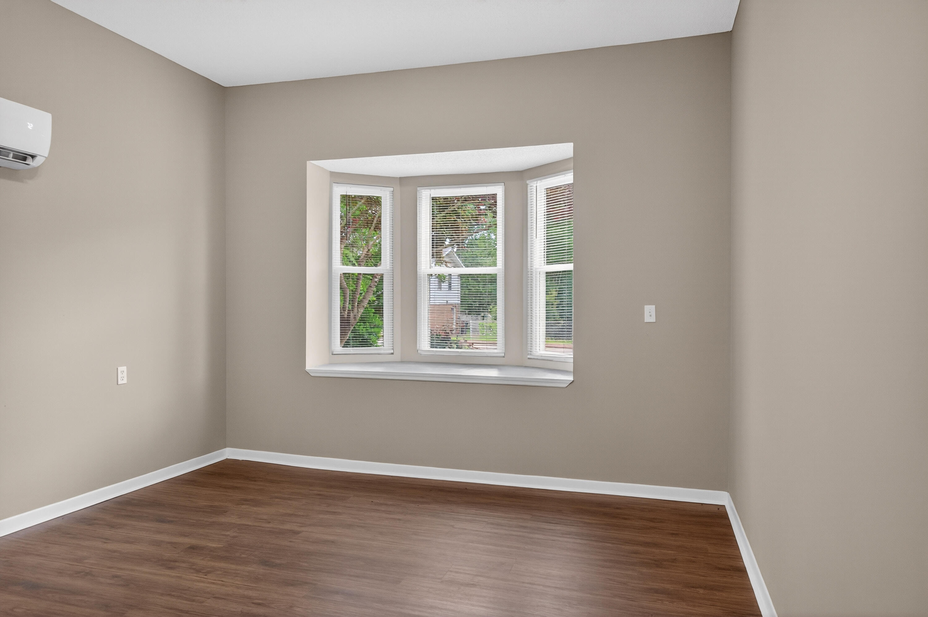 1537394 Property Photo 21
