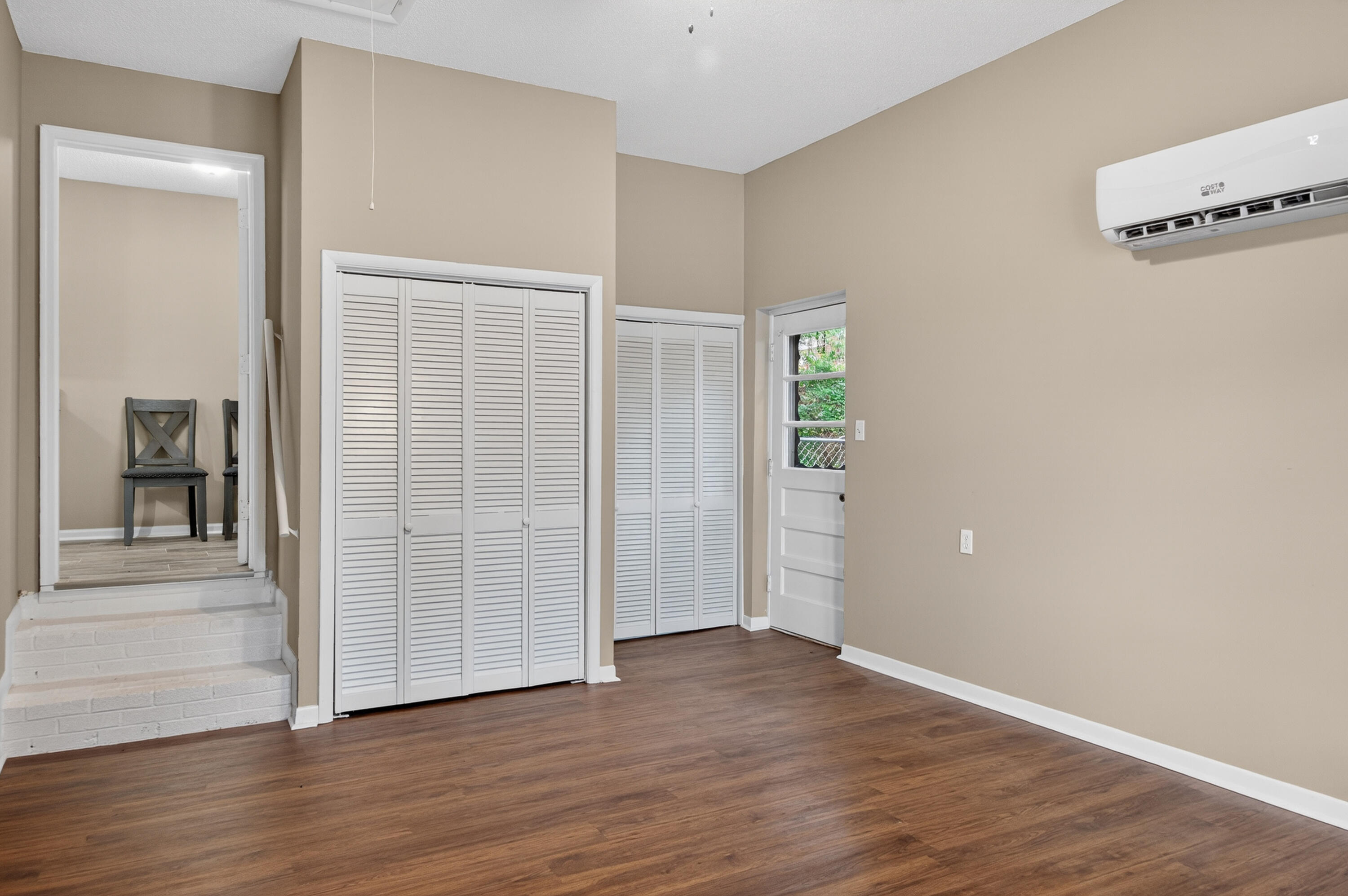 1537394 Property Photo 22