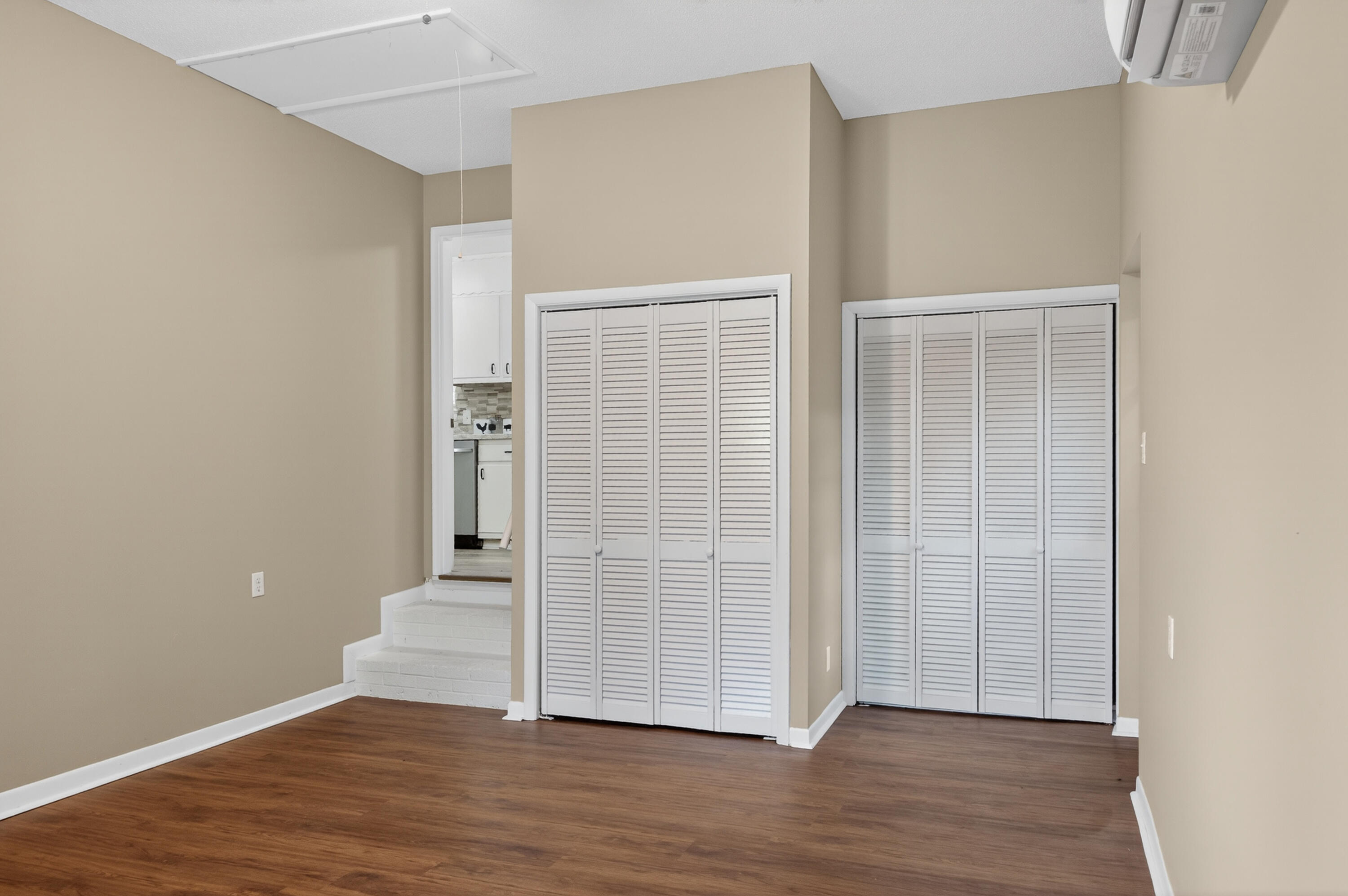 1537394 Property Photo 23