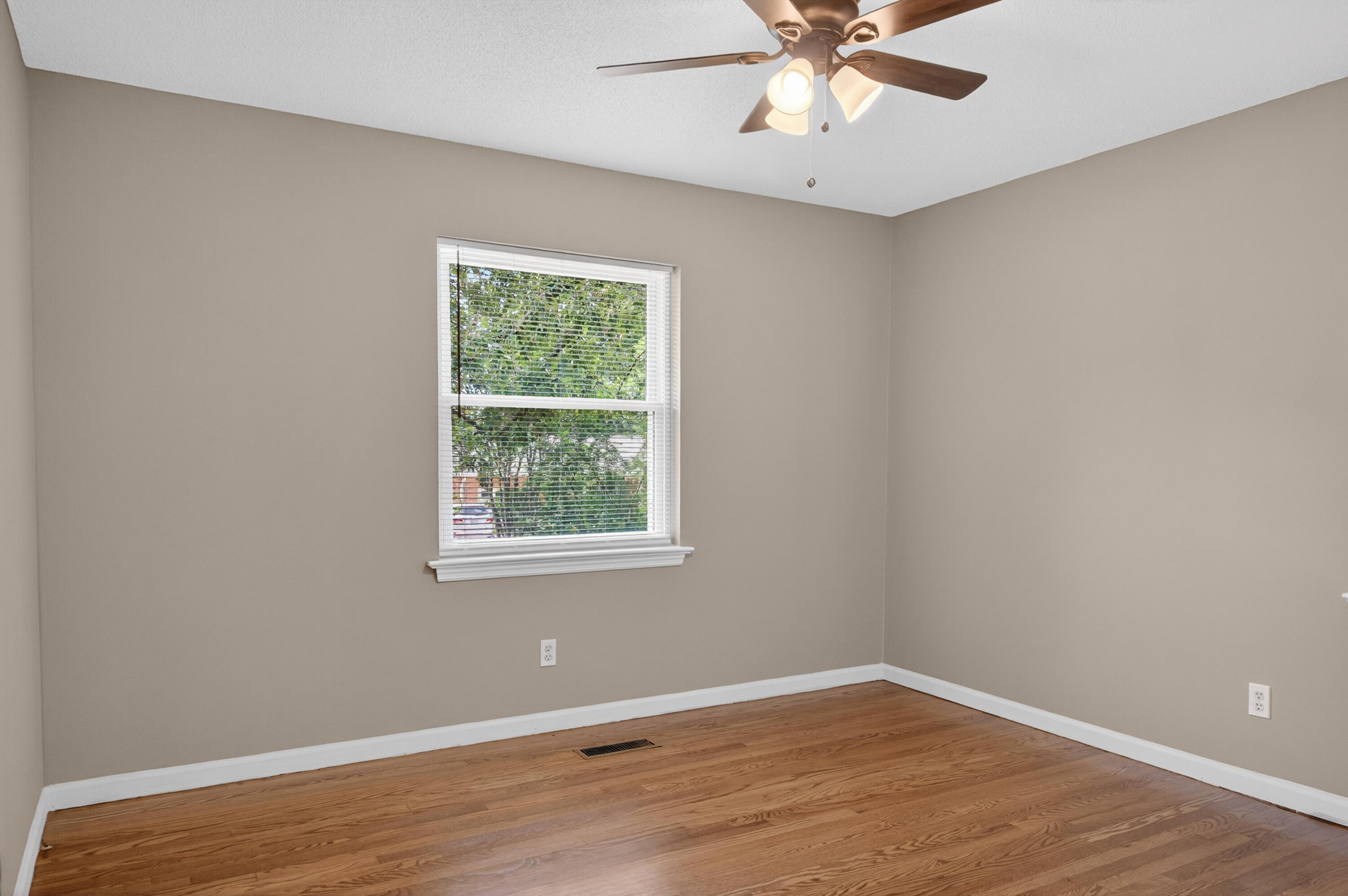 1537394 Property Photo 36
