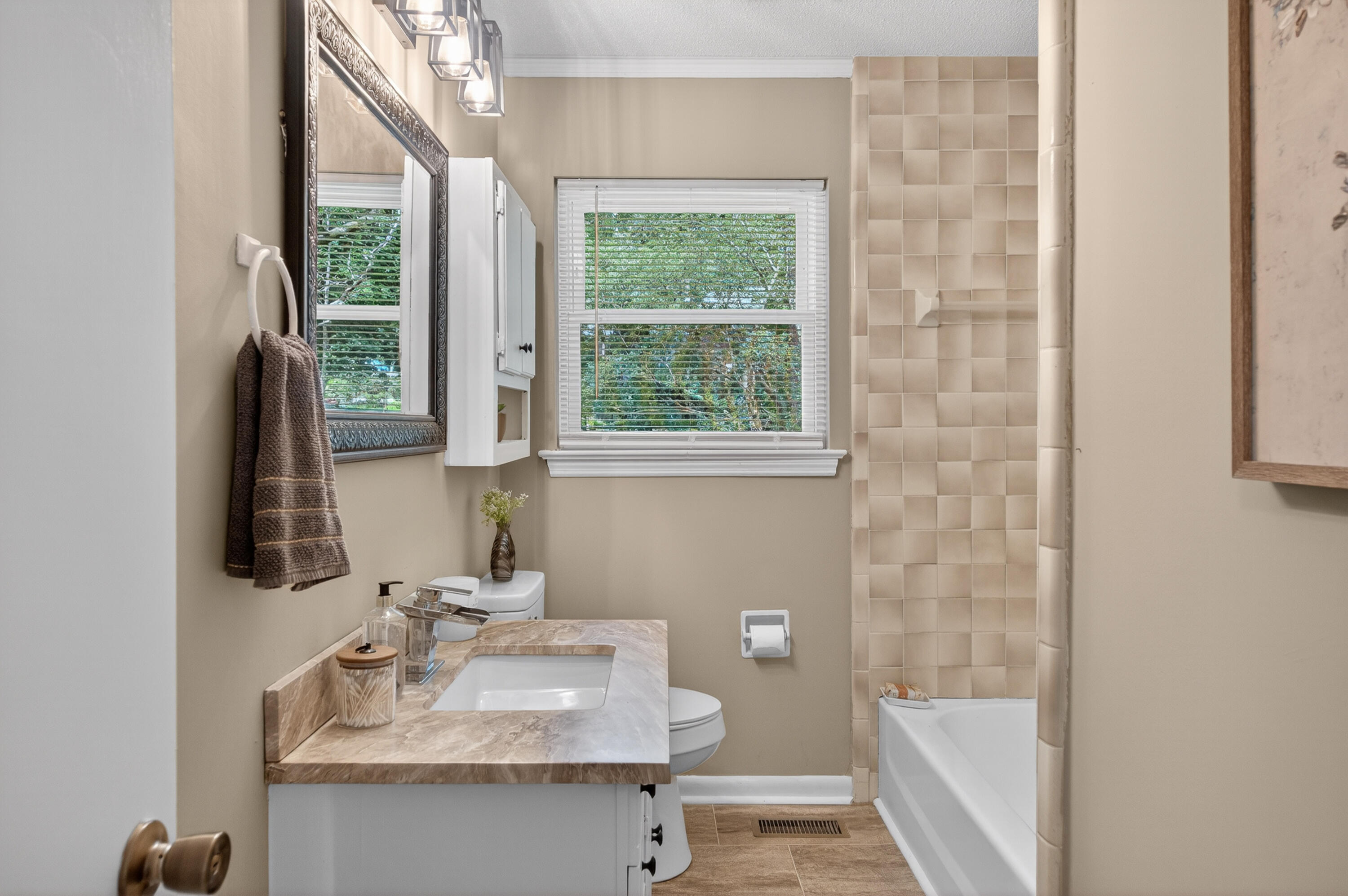 1537394 Property Photo 37