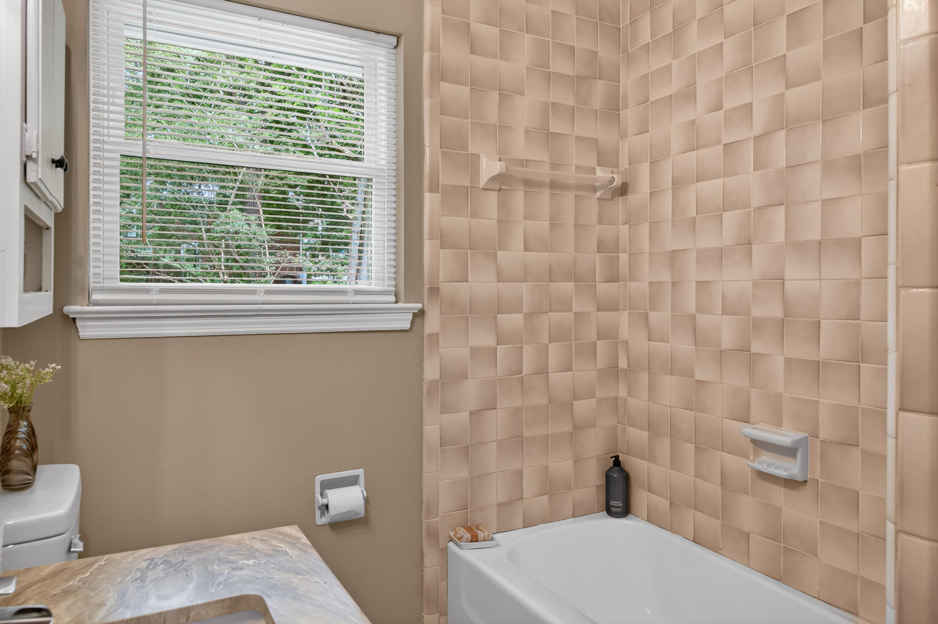 1537394 Property Photo 38