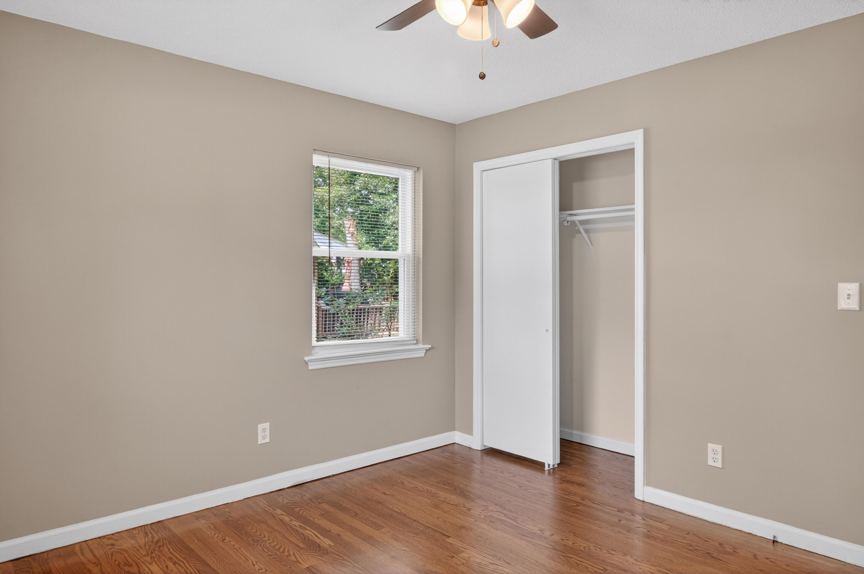 1537394 Property Photo 40
