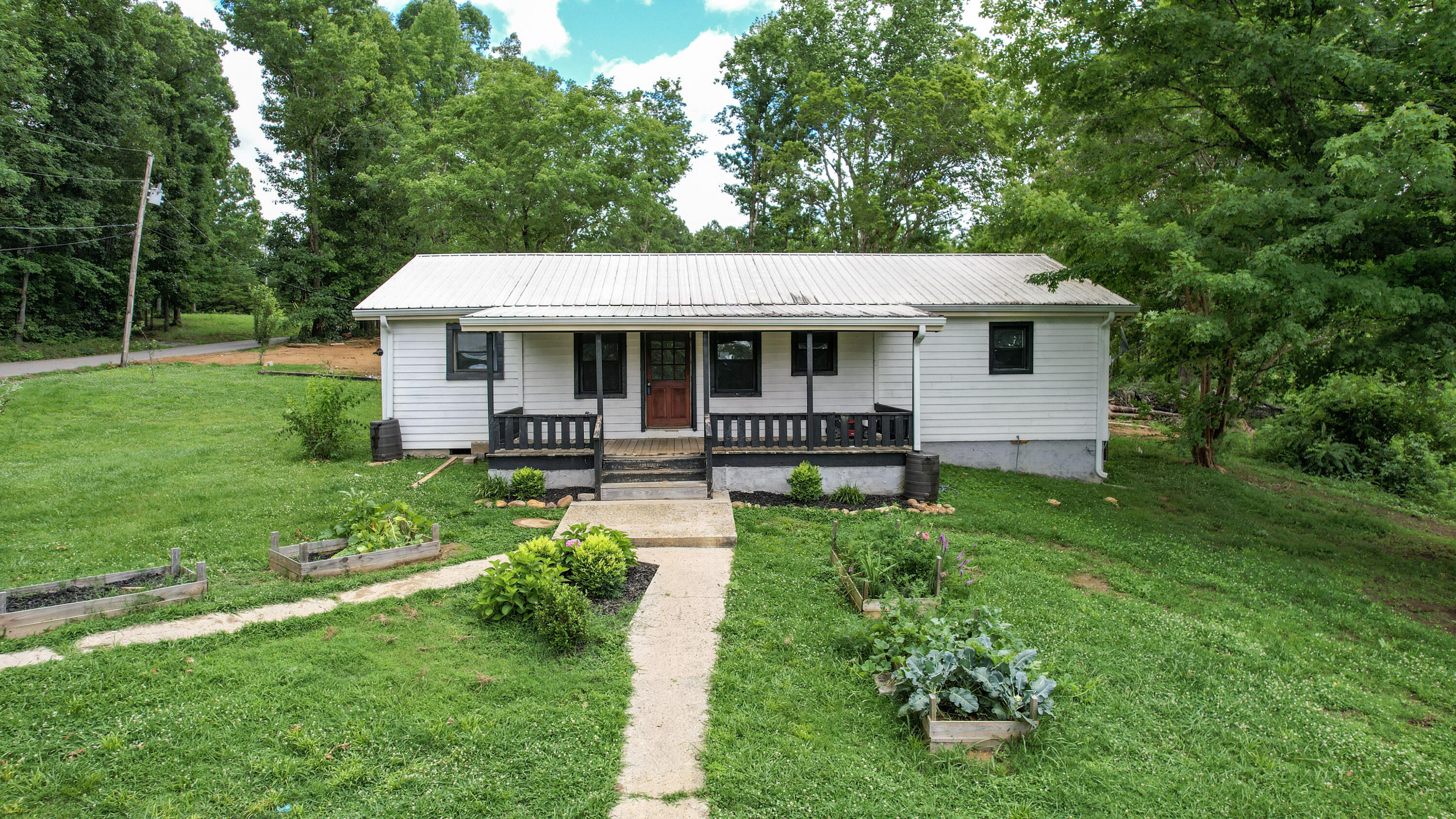 618 Carter Road Se Property Photo 1