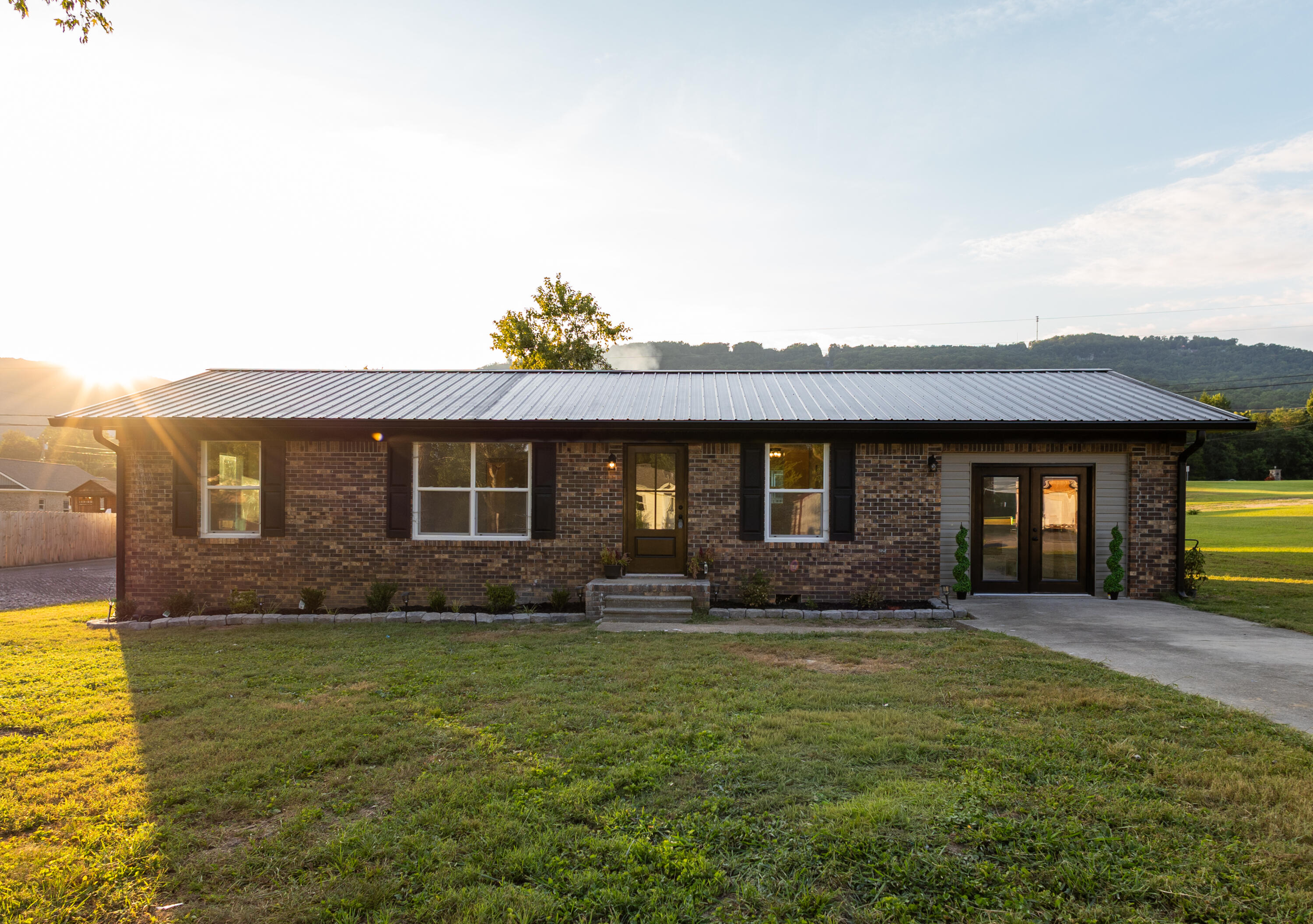 73 Hill Circle Property Photo 1
