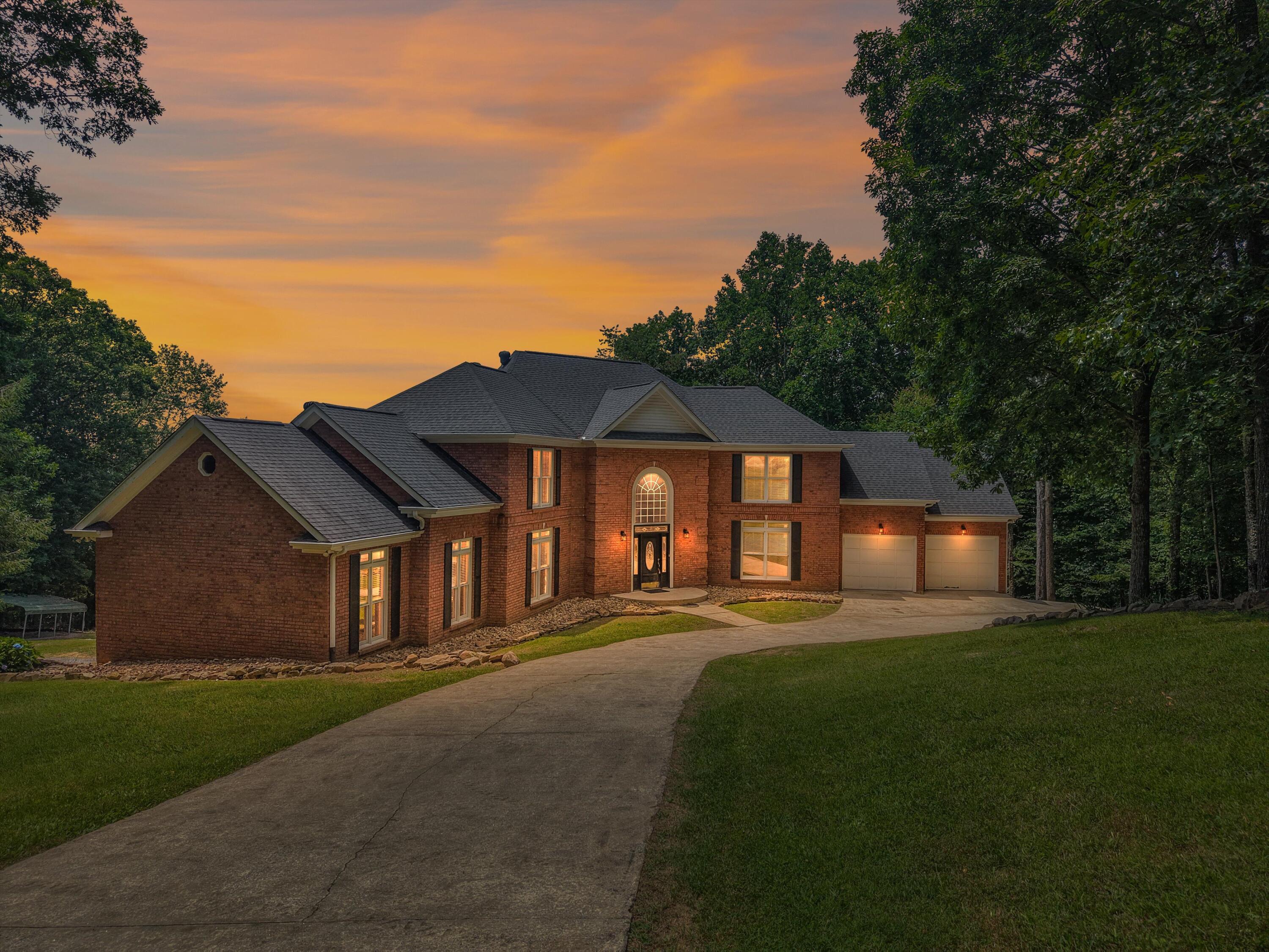 310 Bluffs Road N Property Photo 1