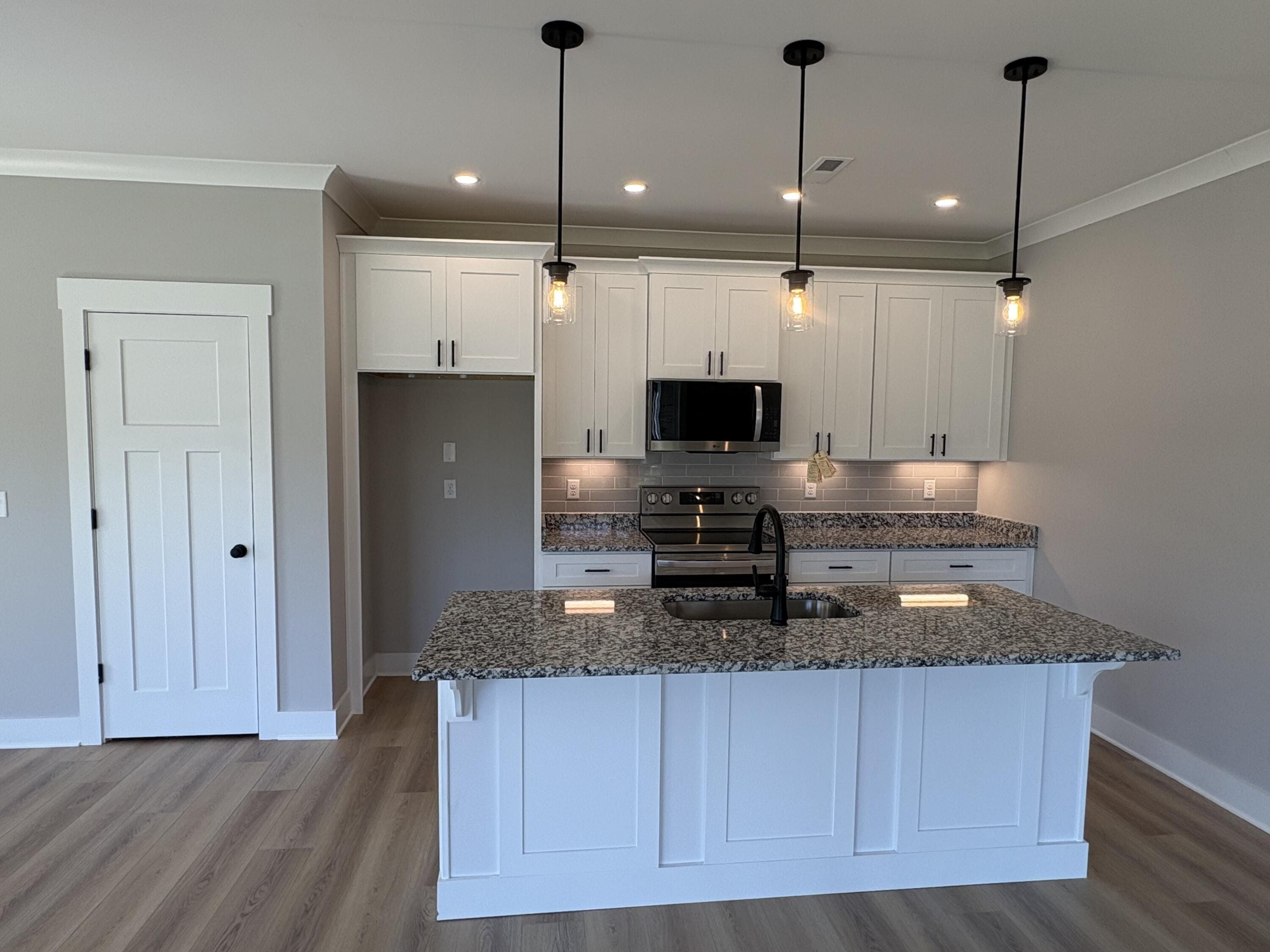 7041 Arbor Leaf Lane Property Photo 4