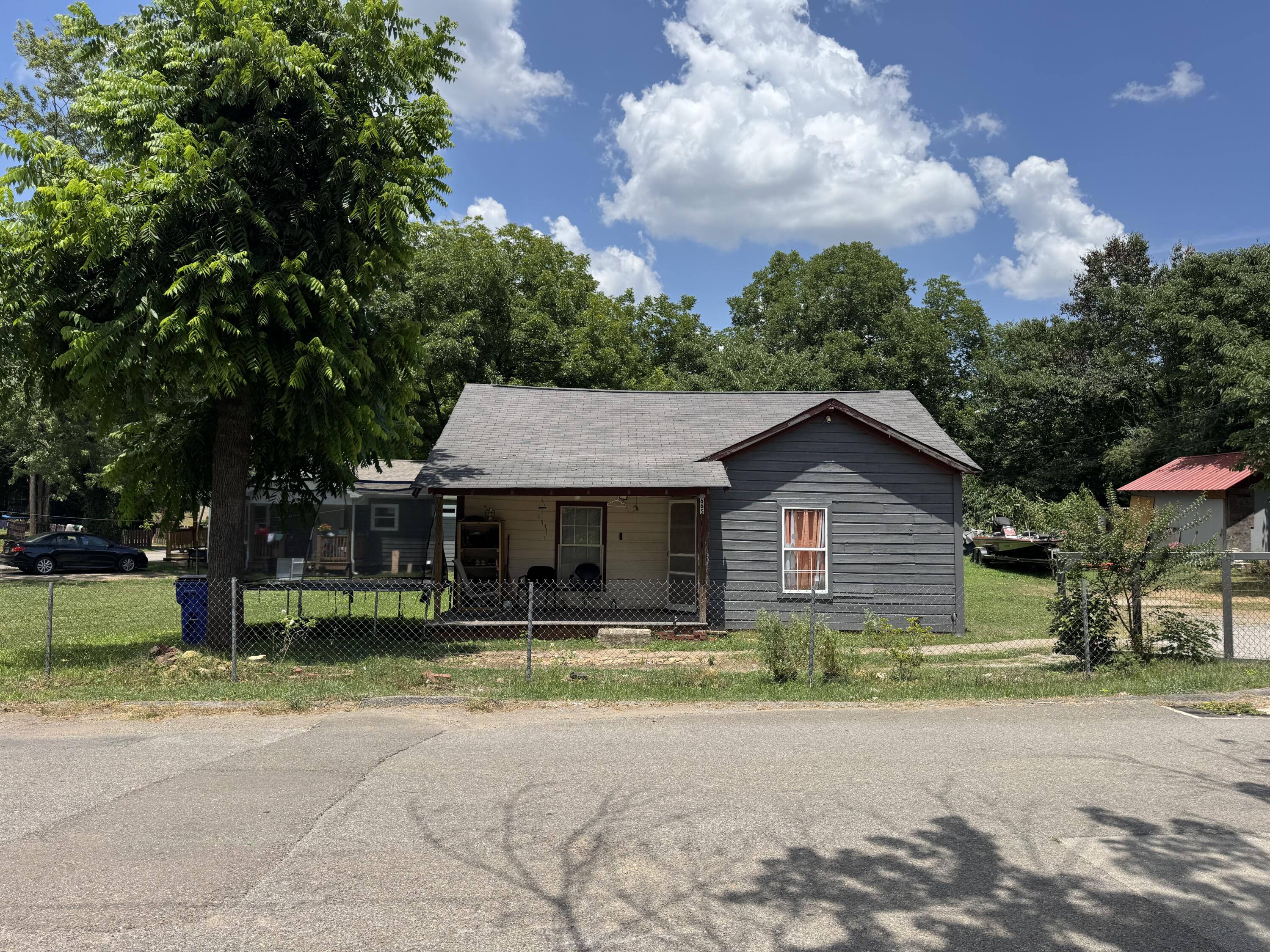 665 6th Street Ne Property Photo 1