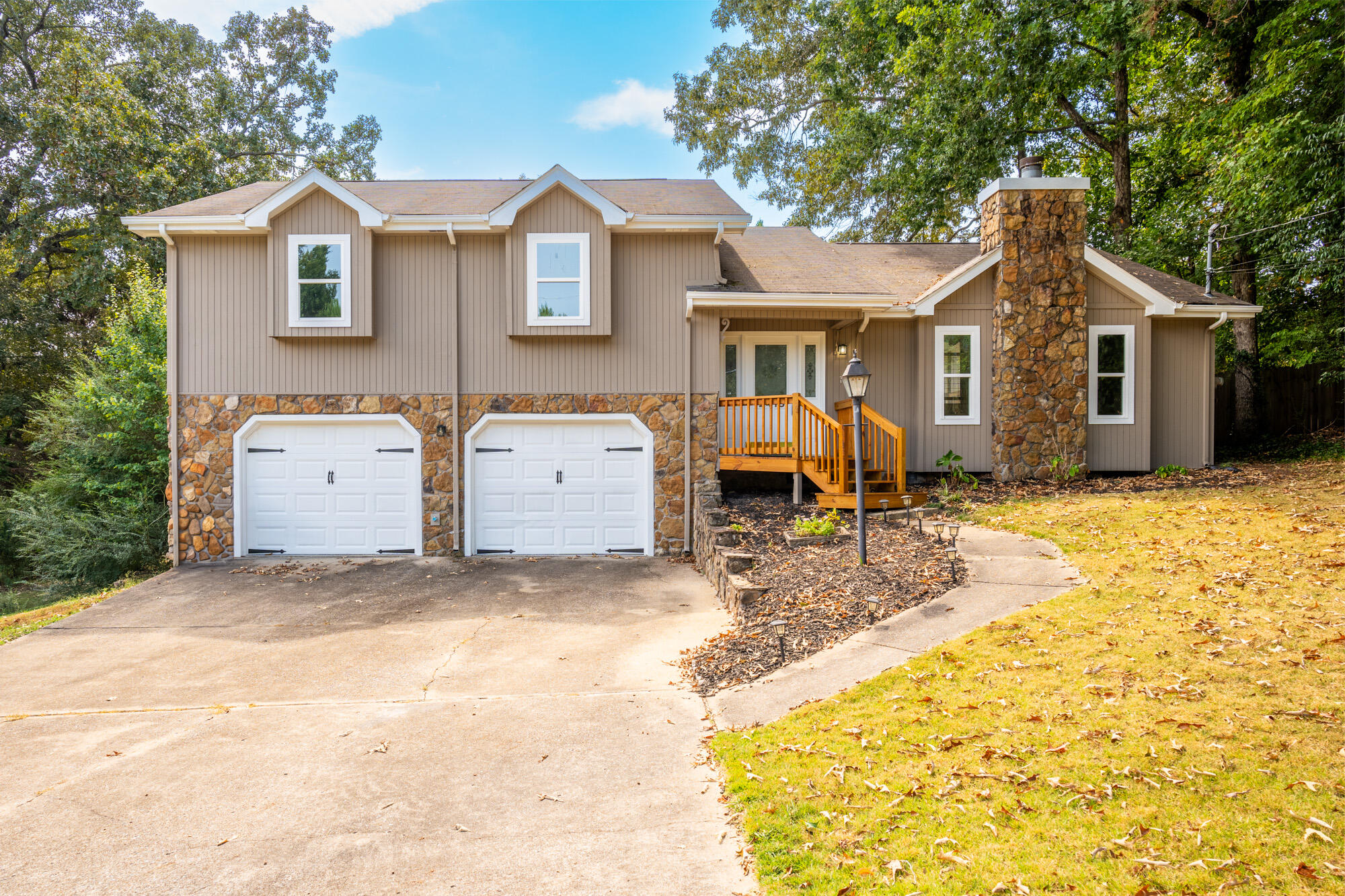 2418 Cedar Creek Drive Property Photo 1