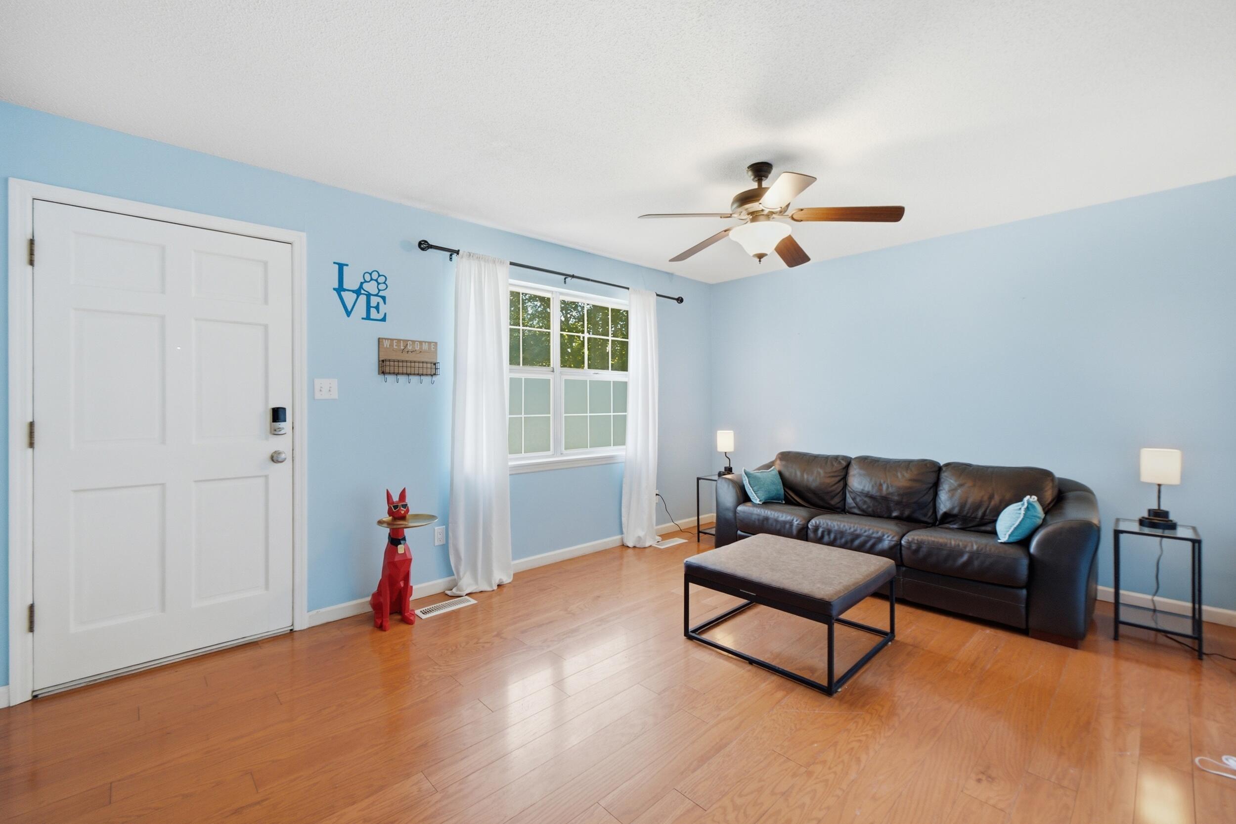 215 Mapleton Drive Nw Property Photo 2