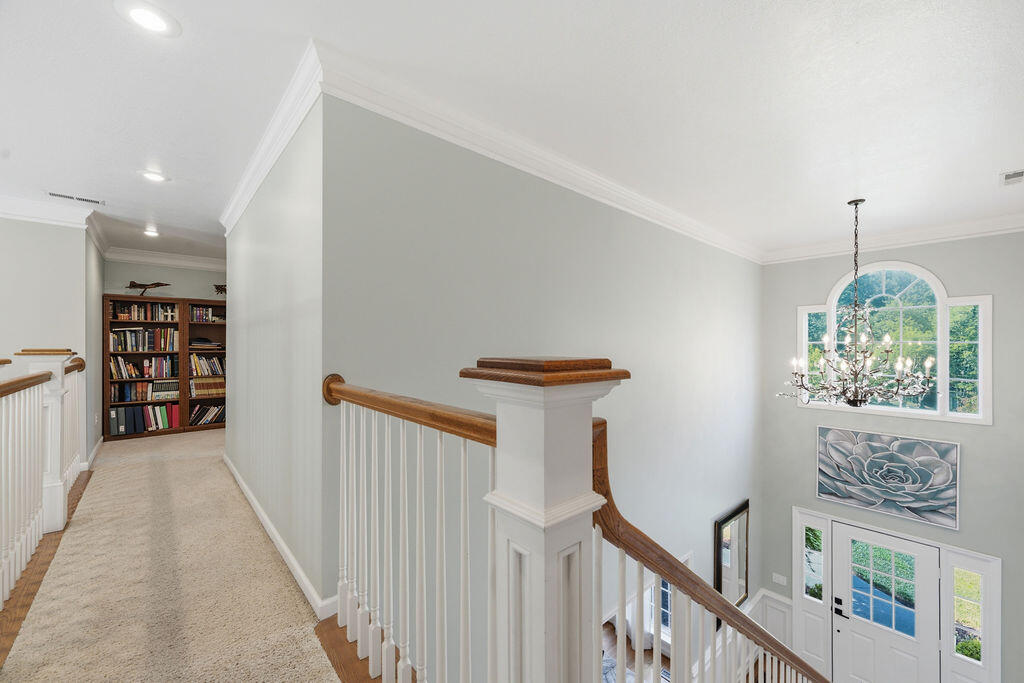 7 Windsor Lane Property Photo 26