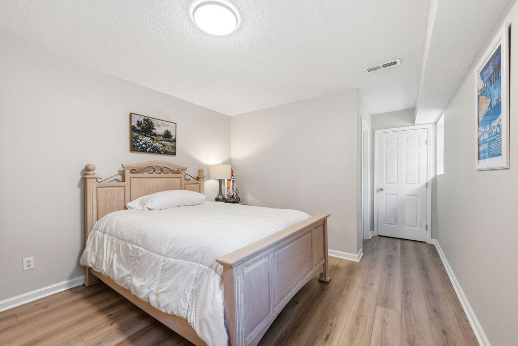 7 Windsor Lane Property Photo 44