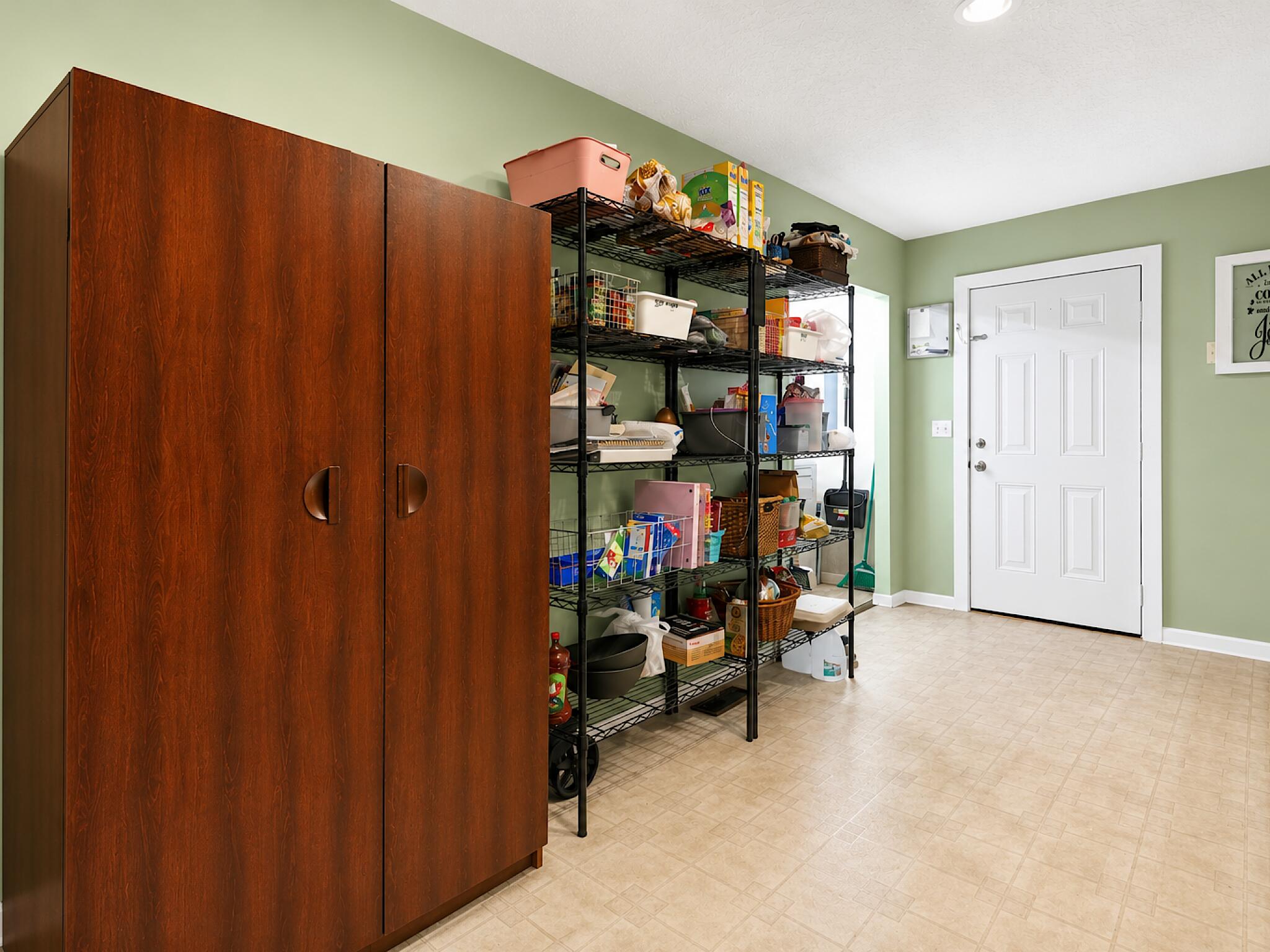 569 Ashley Lane Property Photo 8