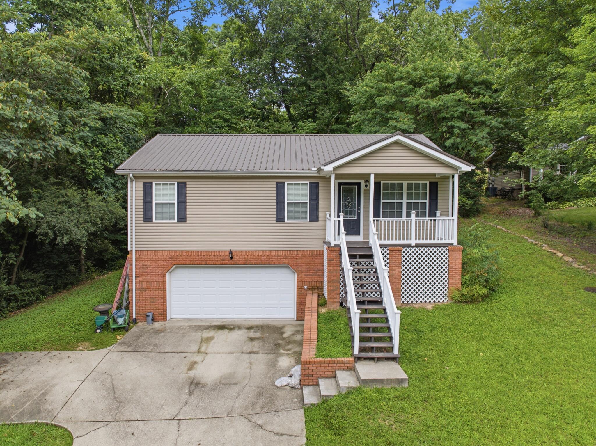 65 Lynnbrook Circle Property Photo 1