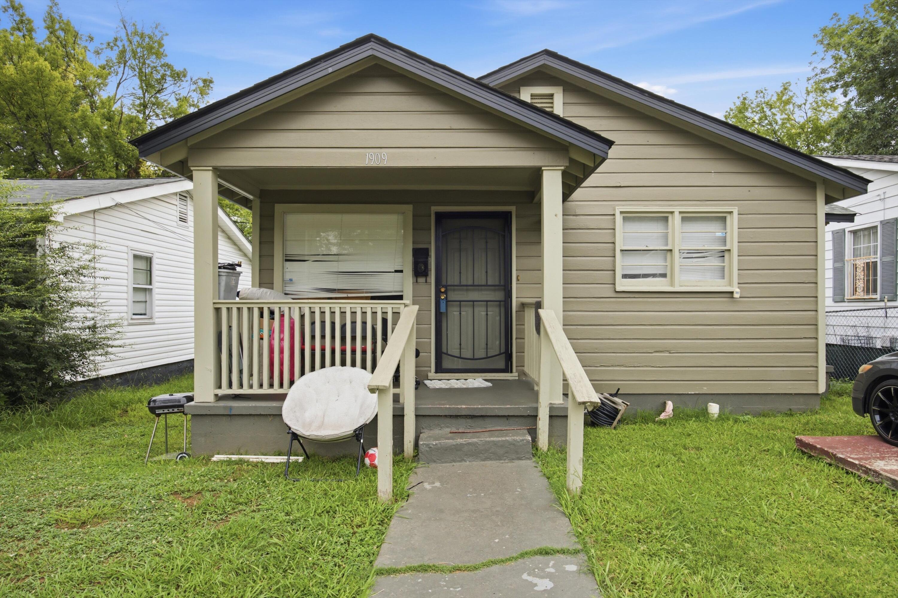1909 Cleveland Avenue Property Photo 1