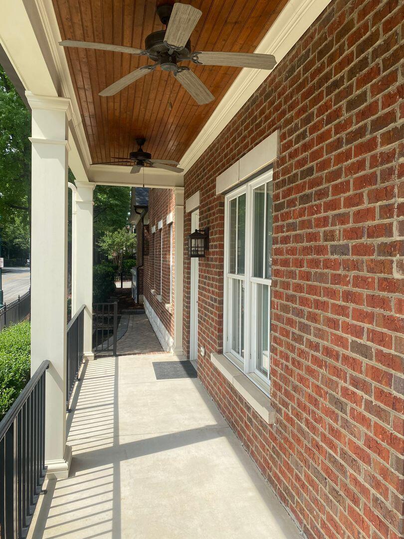105 E 03rd Street Property Photo 6