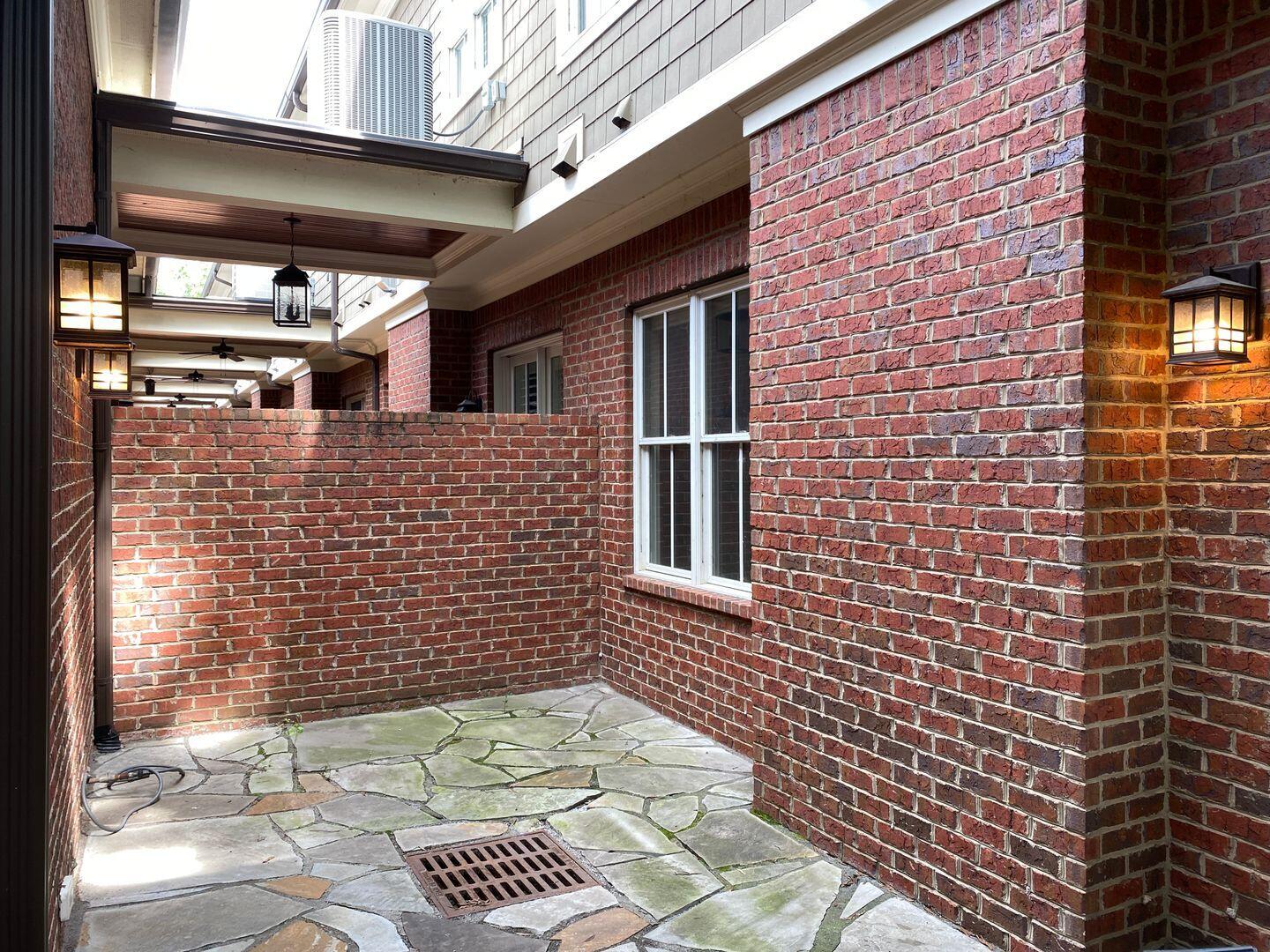 105 E 03rd Street Property Photo 31