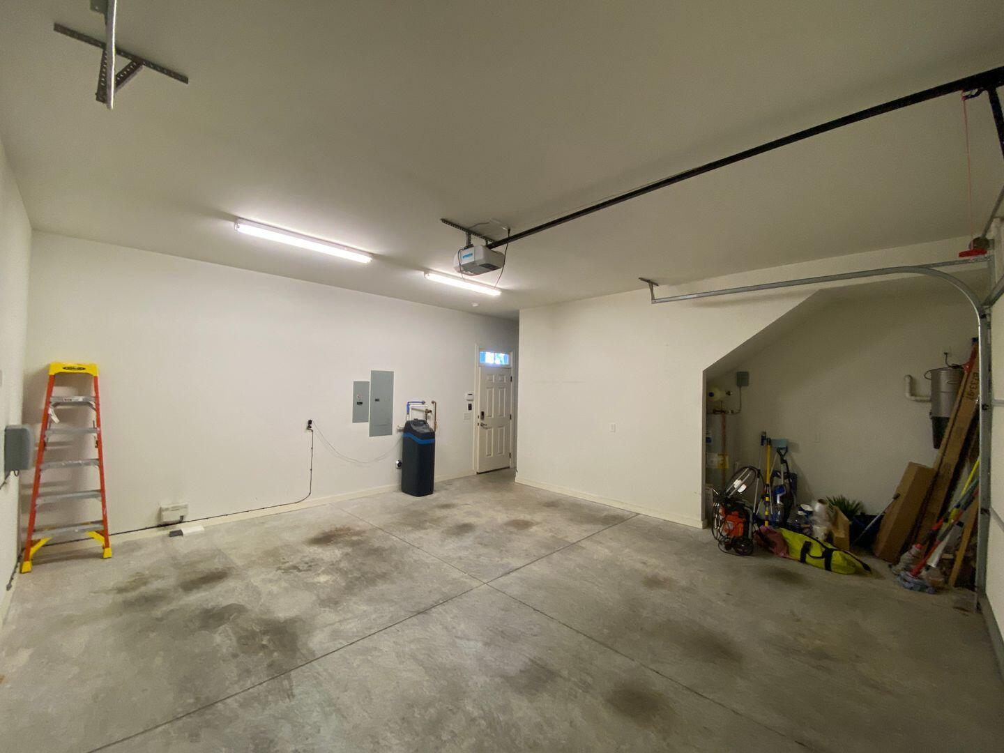105 E 03rd Street Property Photo 33