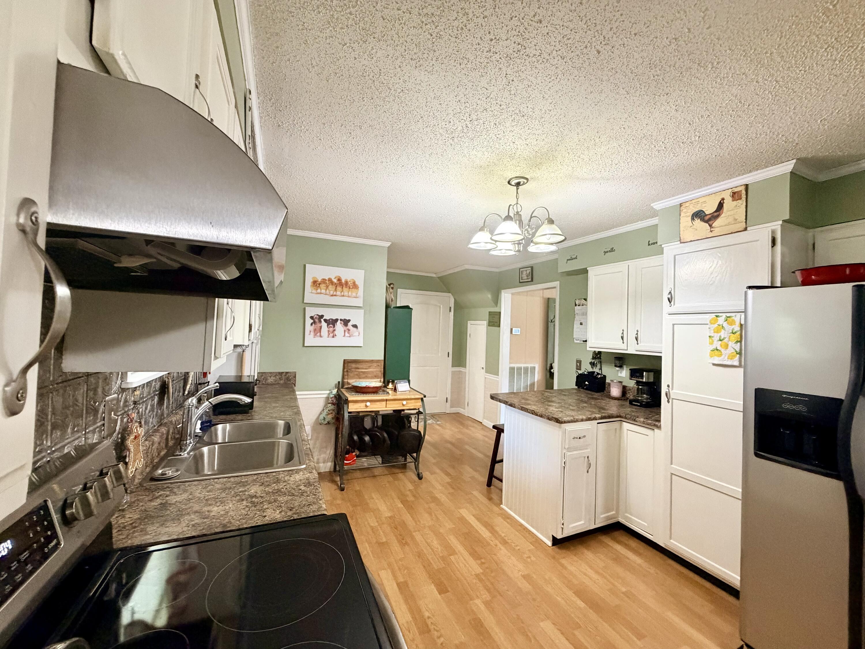 178 Meadow Green Drive Property Photo 11