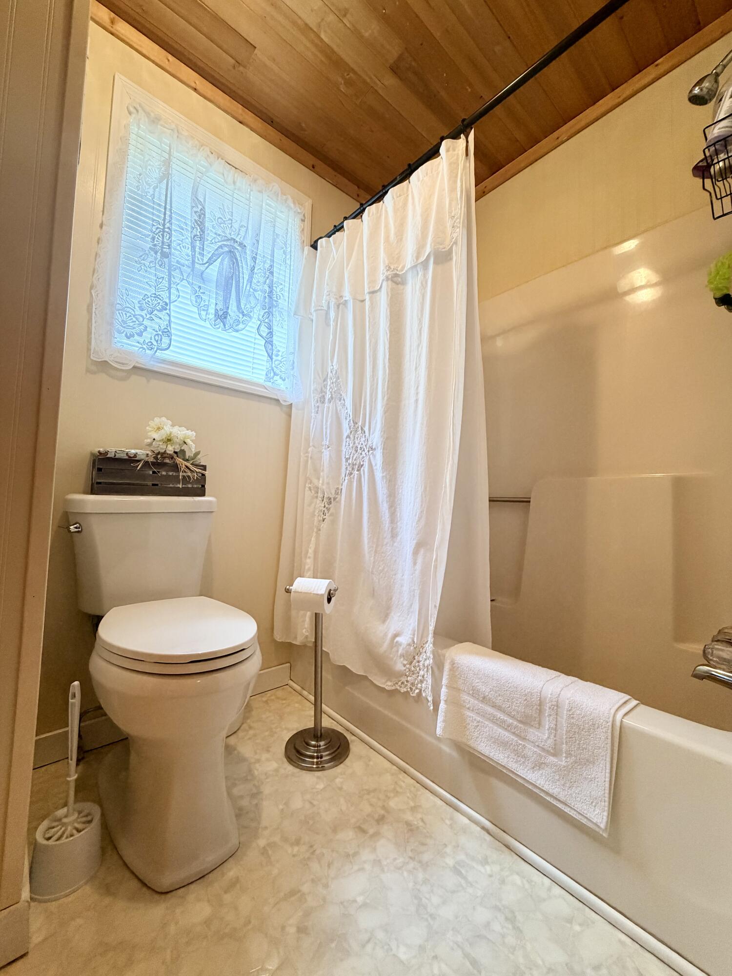178 Meadow Green Drive Property Photo 15