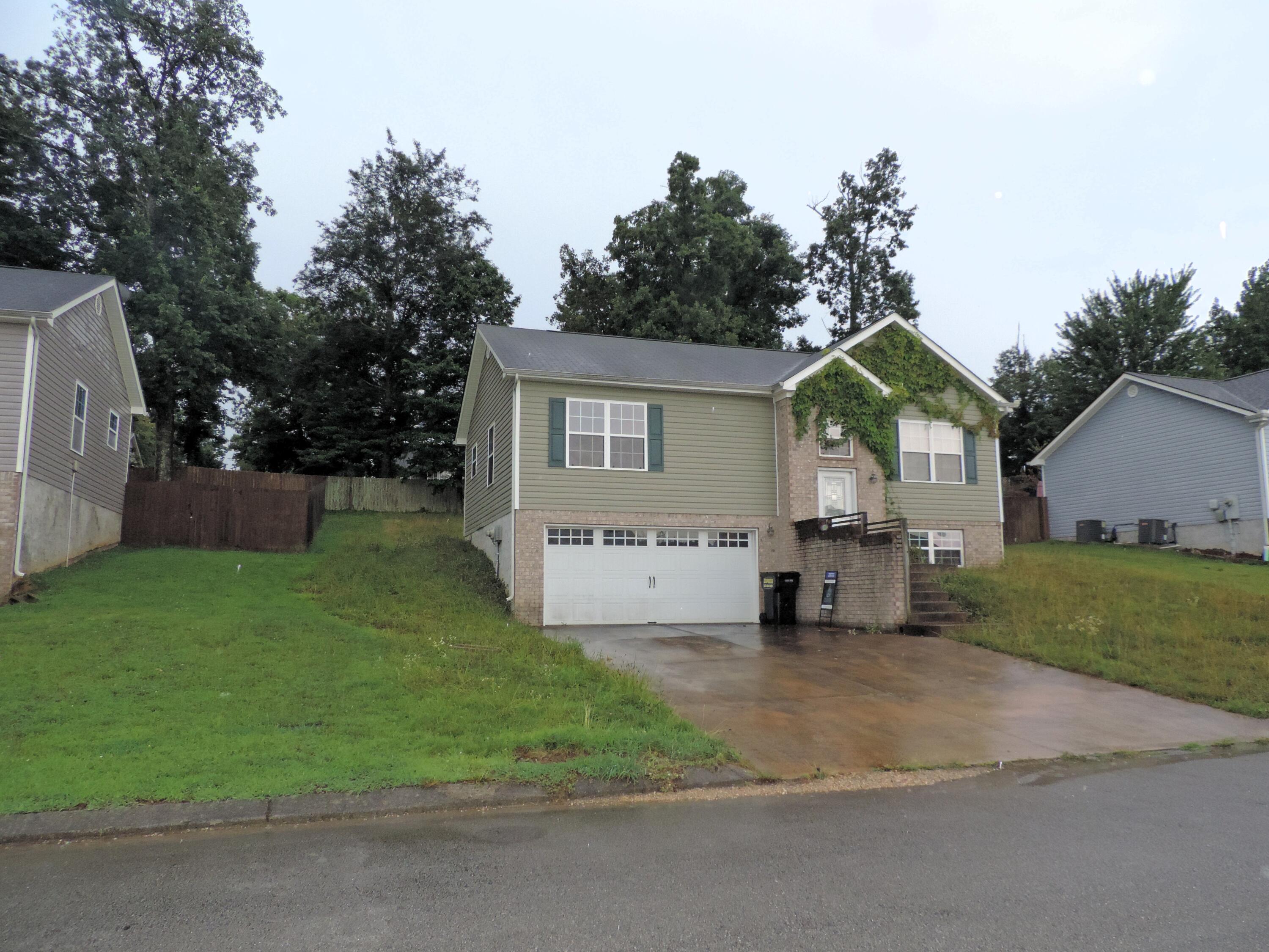 2057 Short Leaf Lane Property Photo 2