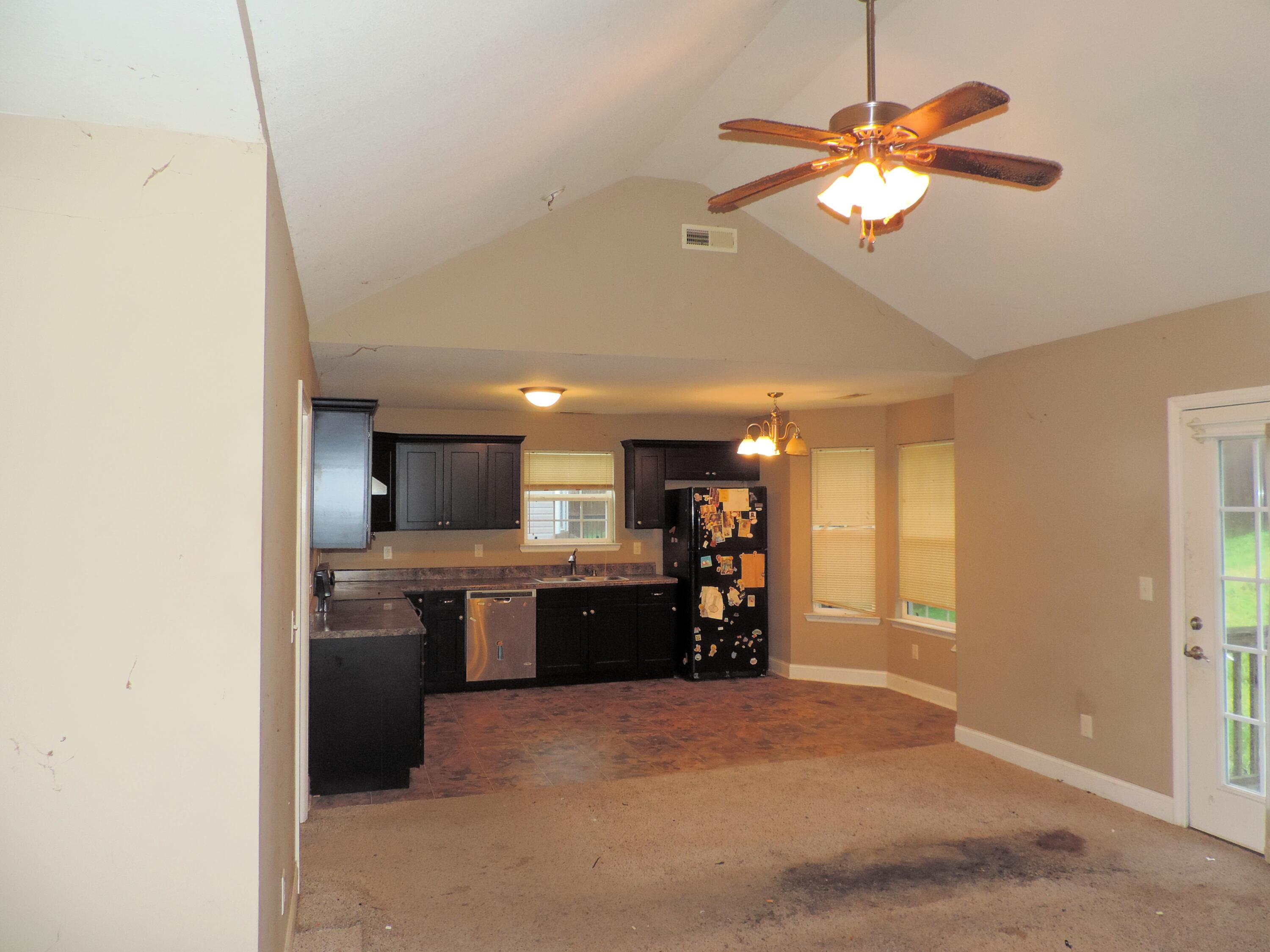 2057 Short Leaf Lane Property Photo 4