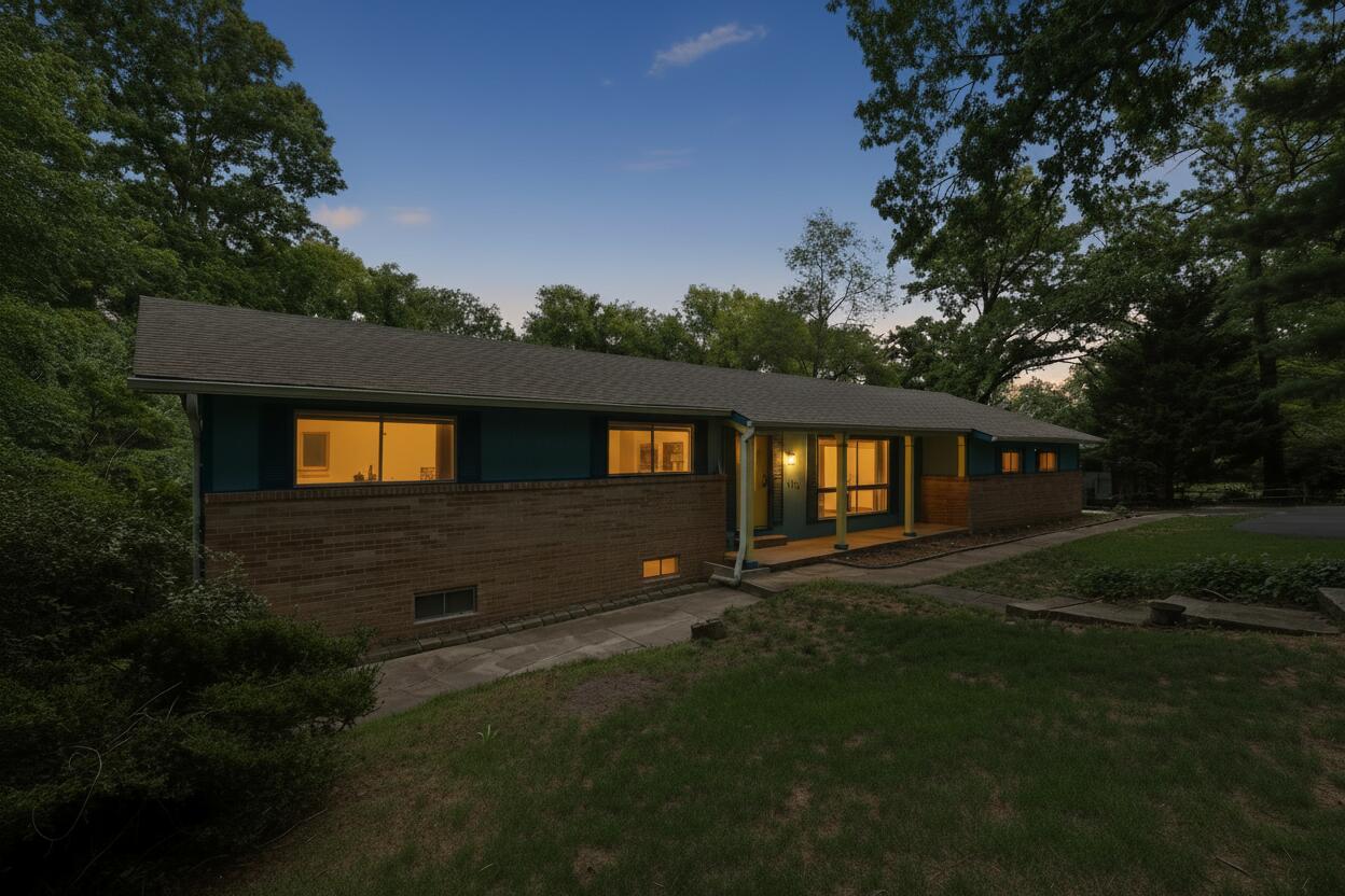 4526 Cloverdale Loop Property Photo 6