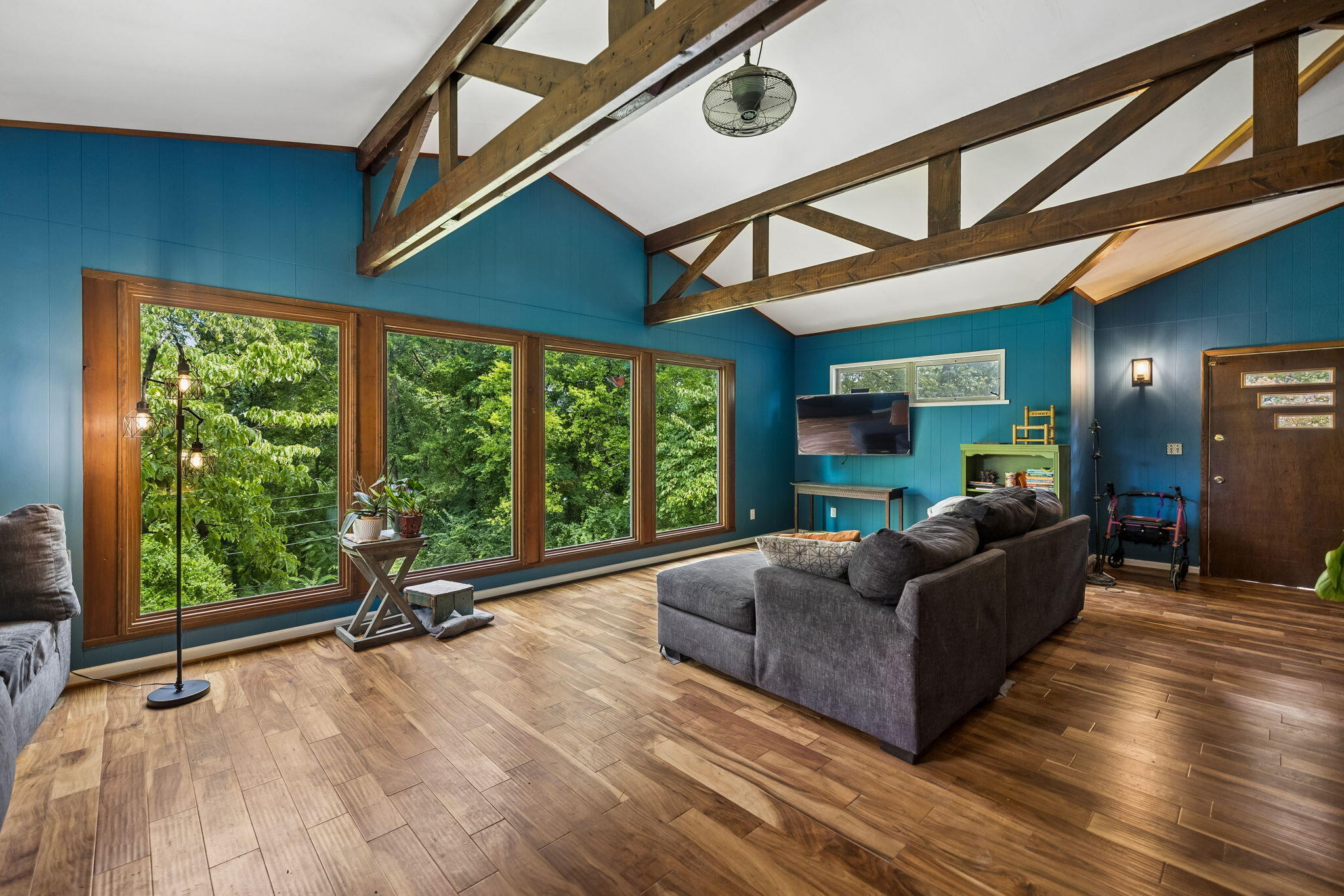 4526 Cloverdale Loop Property Photo 7