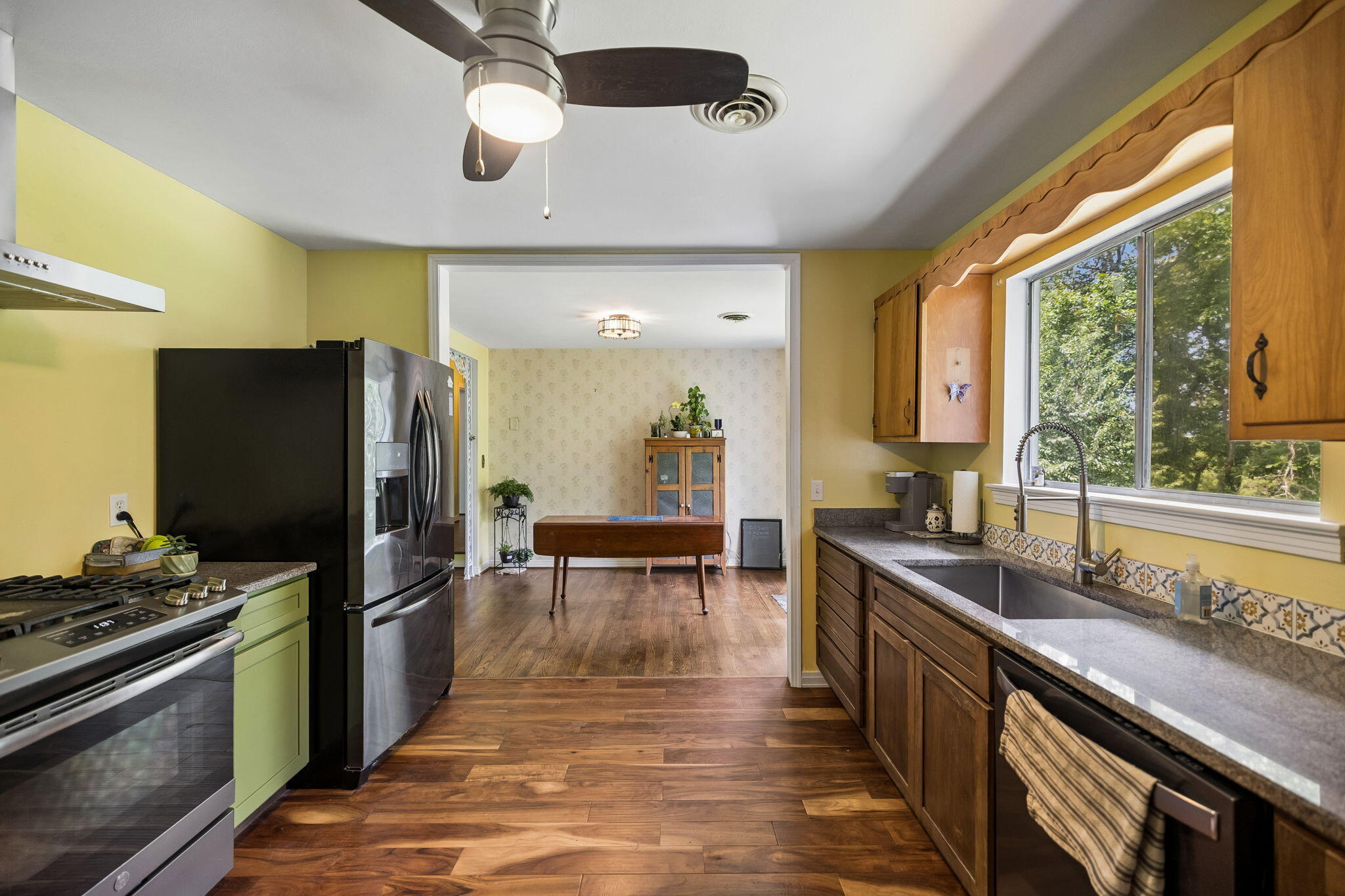 4526 Cloverdale Loop Property Photo 11