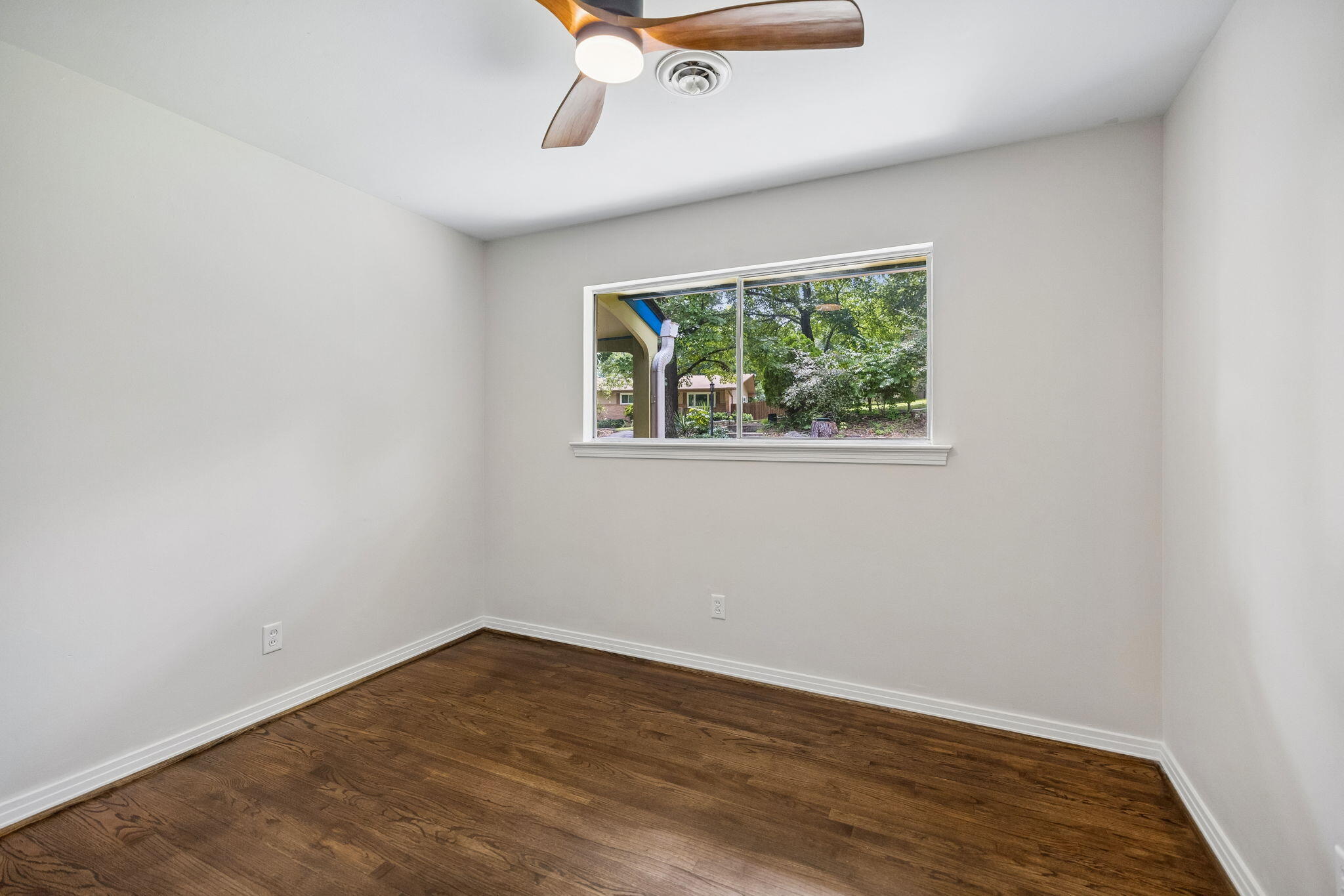 4526 Cloverdale Loop Property Photo 16