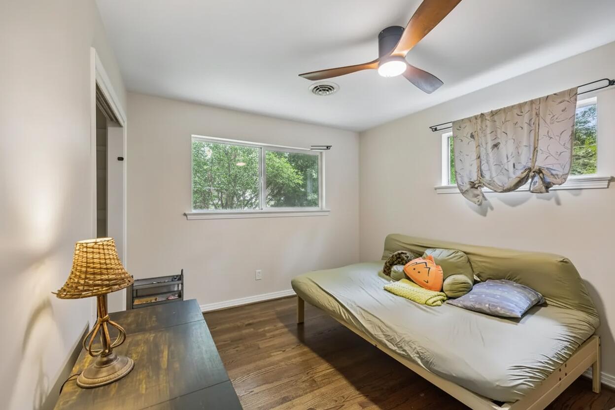 4526 Cloverdale Loop Property Photo 19