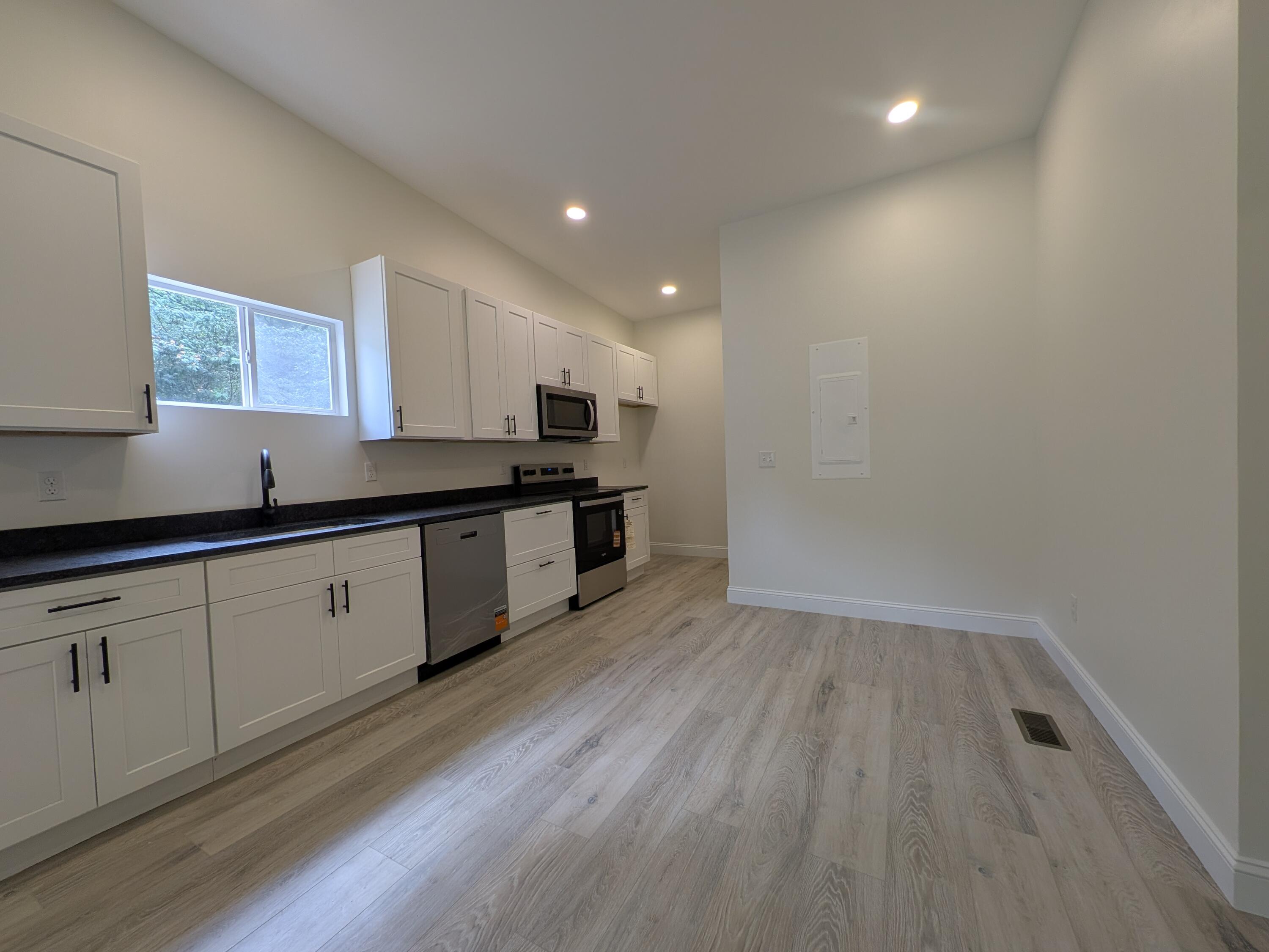 7721 Harper Road Property Photo 4