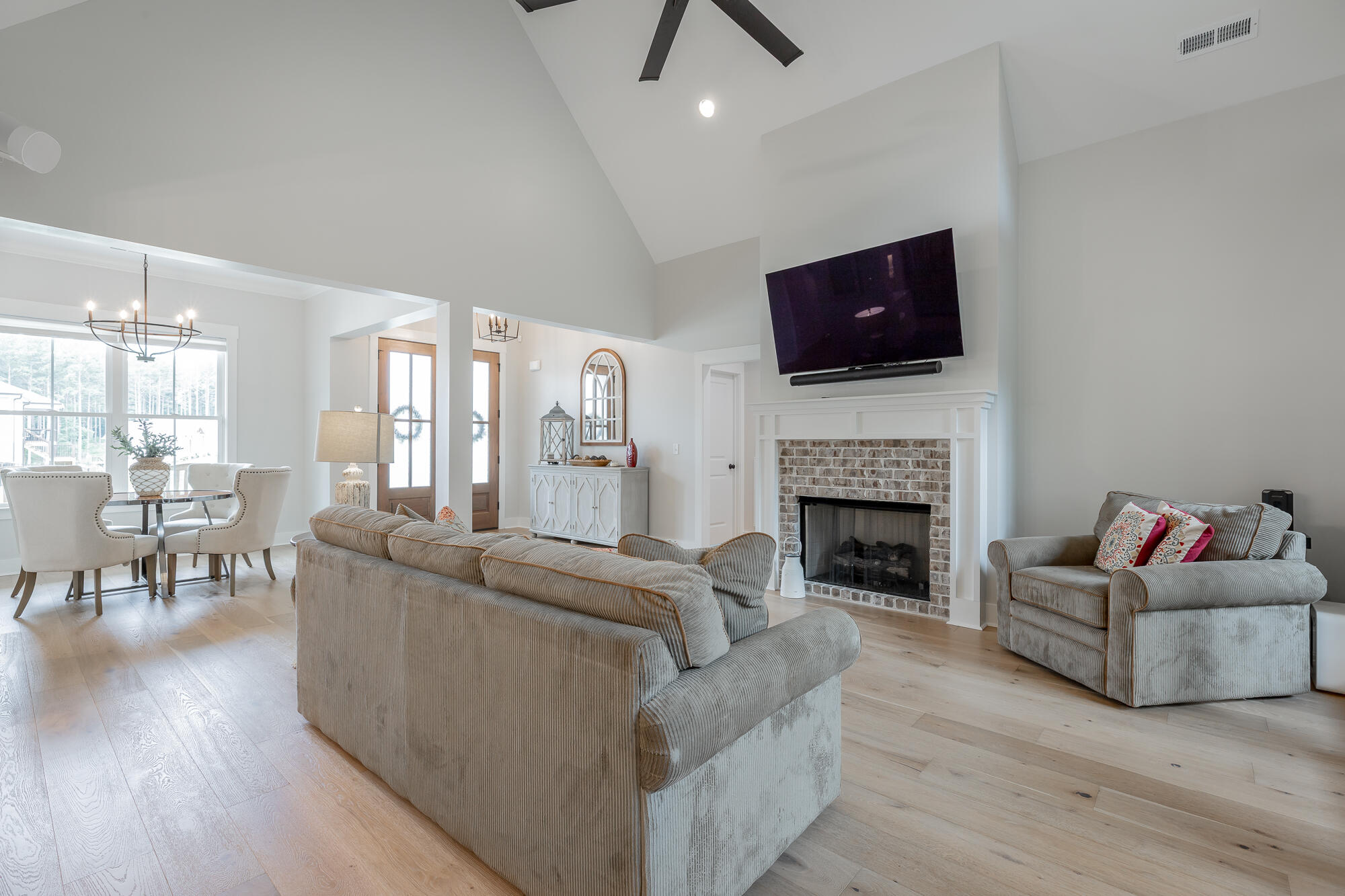 12071 Herrington Way Property Photo 8