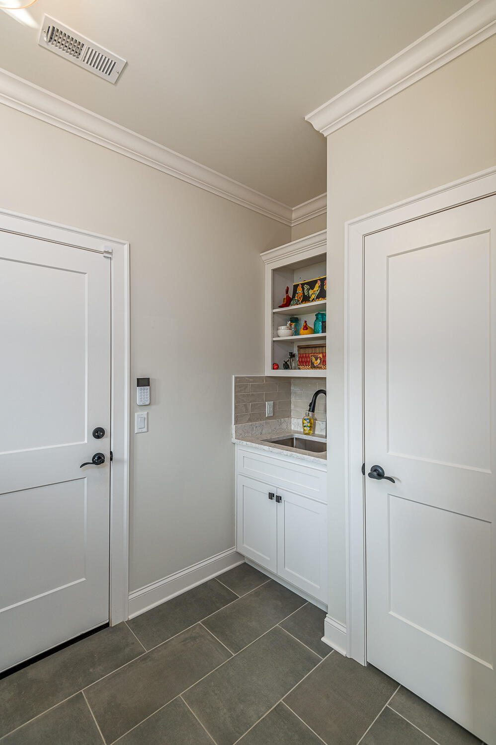 8289 Blackrock Drive Property Photo 22