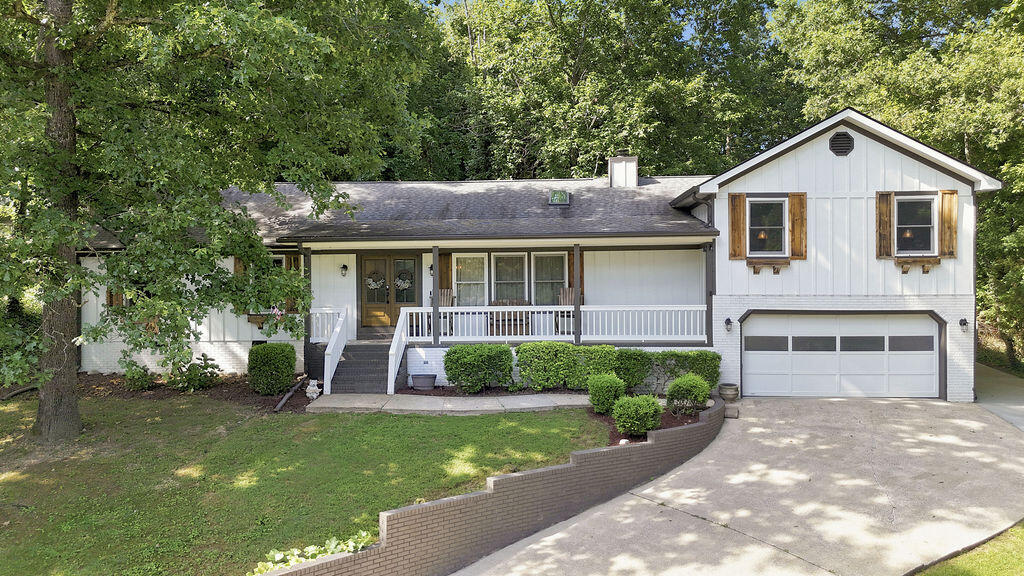 9302 Rockshire Lane Property Photo 1