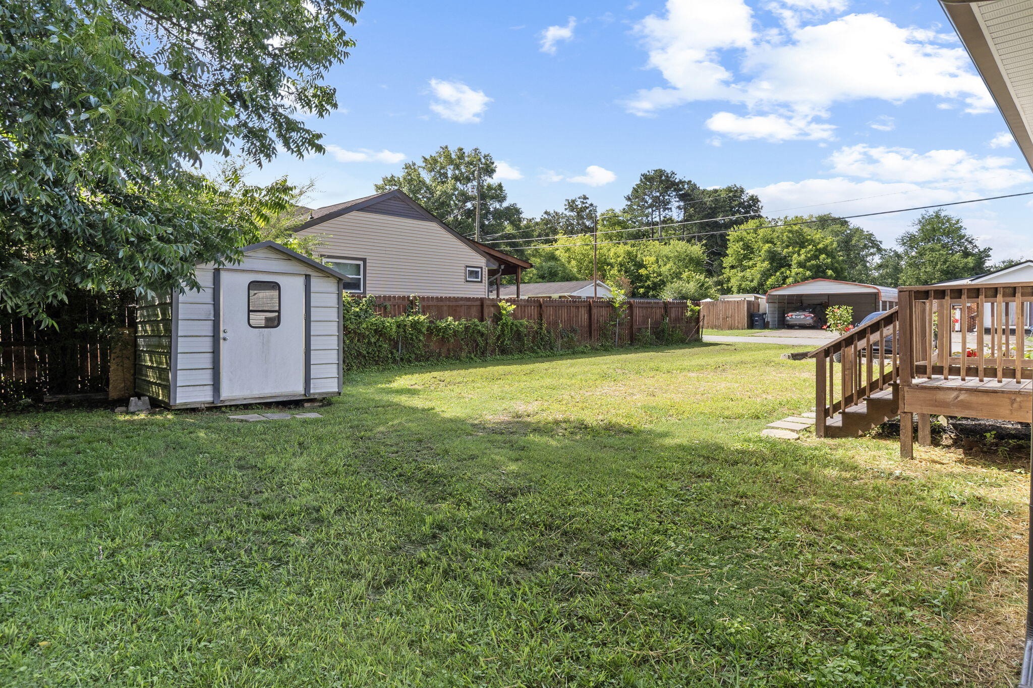 1910 Tombras Avenue Property Photo 39