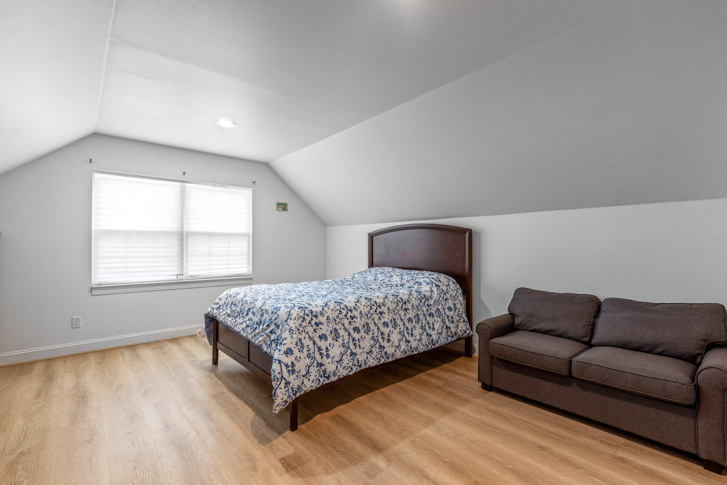 70 Cottage Lane Property Photo 40