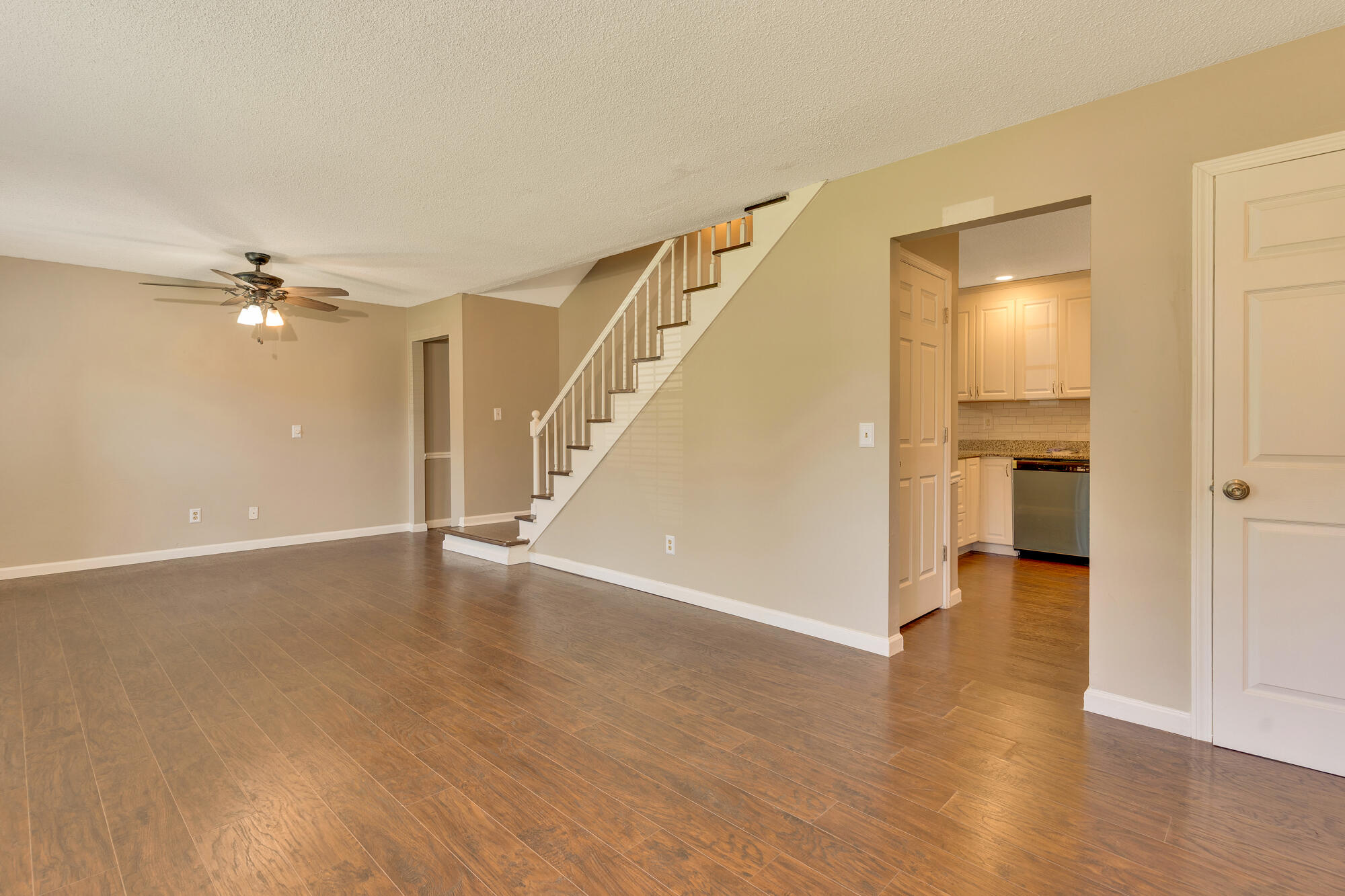 2017 Jacquelin Drive Property Photo 12