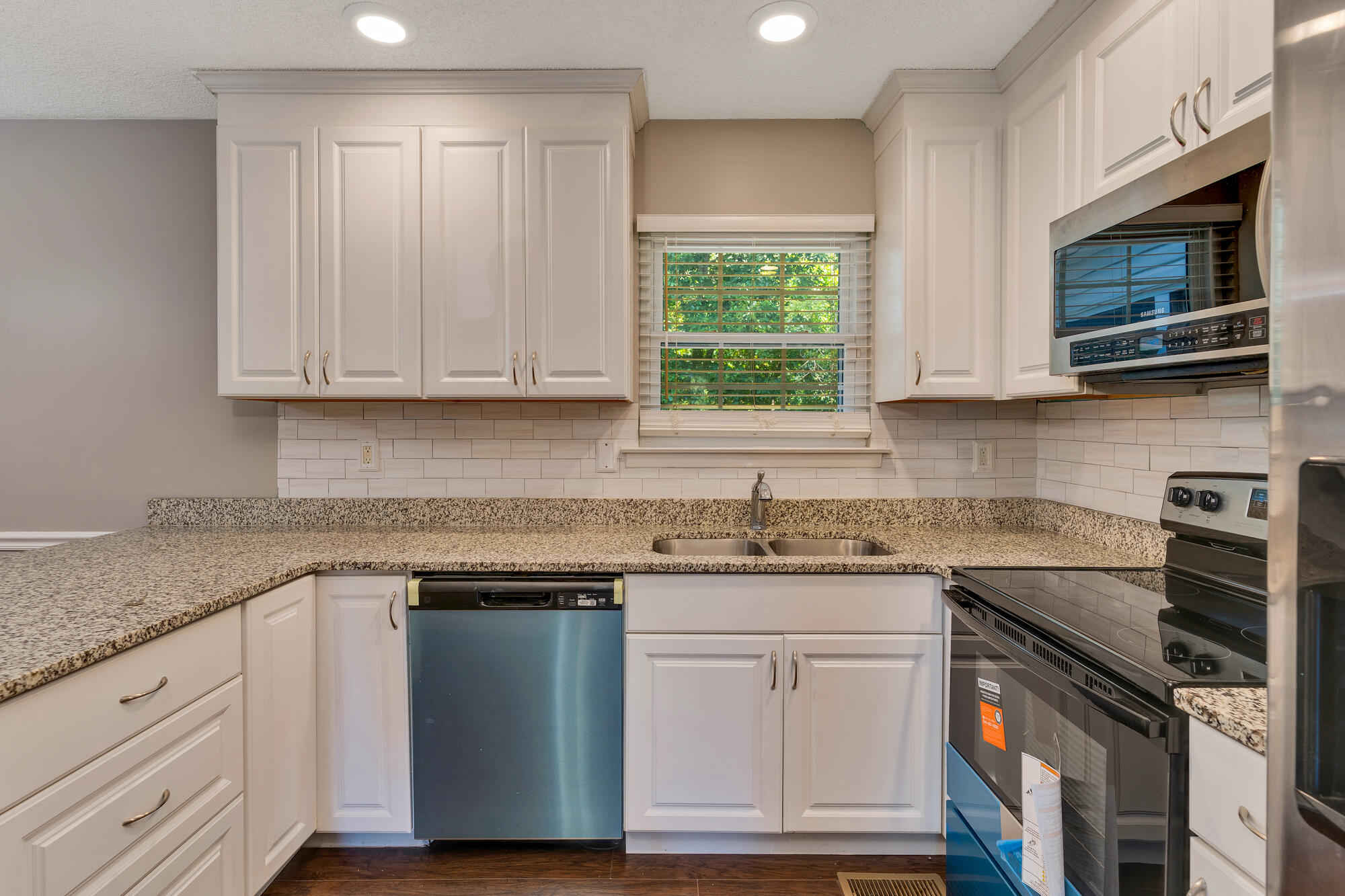 2017 Jacquelin Drive Property Photo 14
