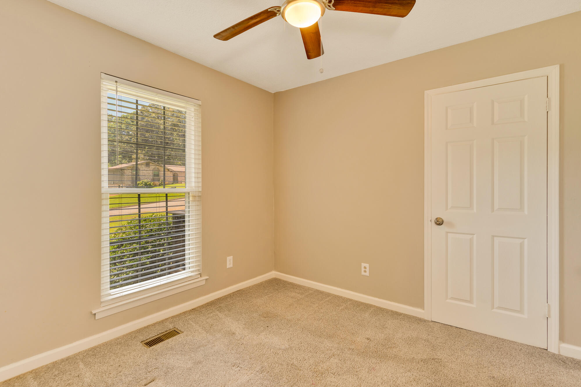 2017 Jacquelin Drive Property Photo 27