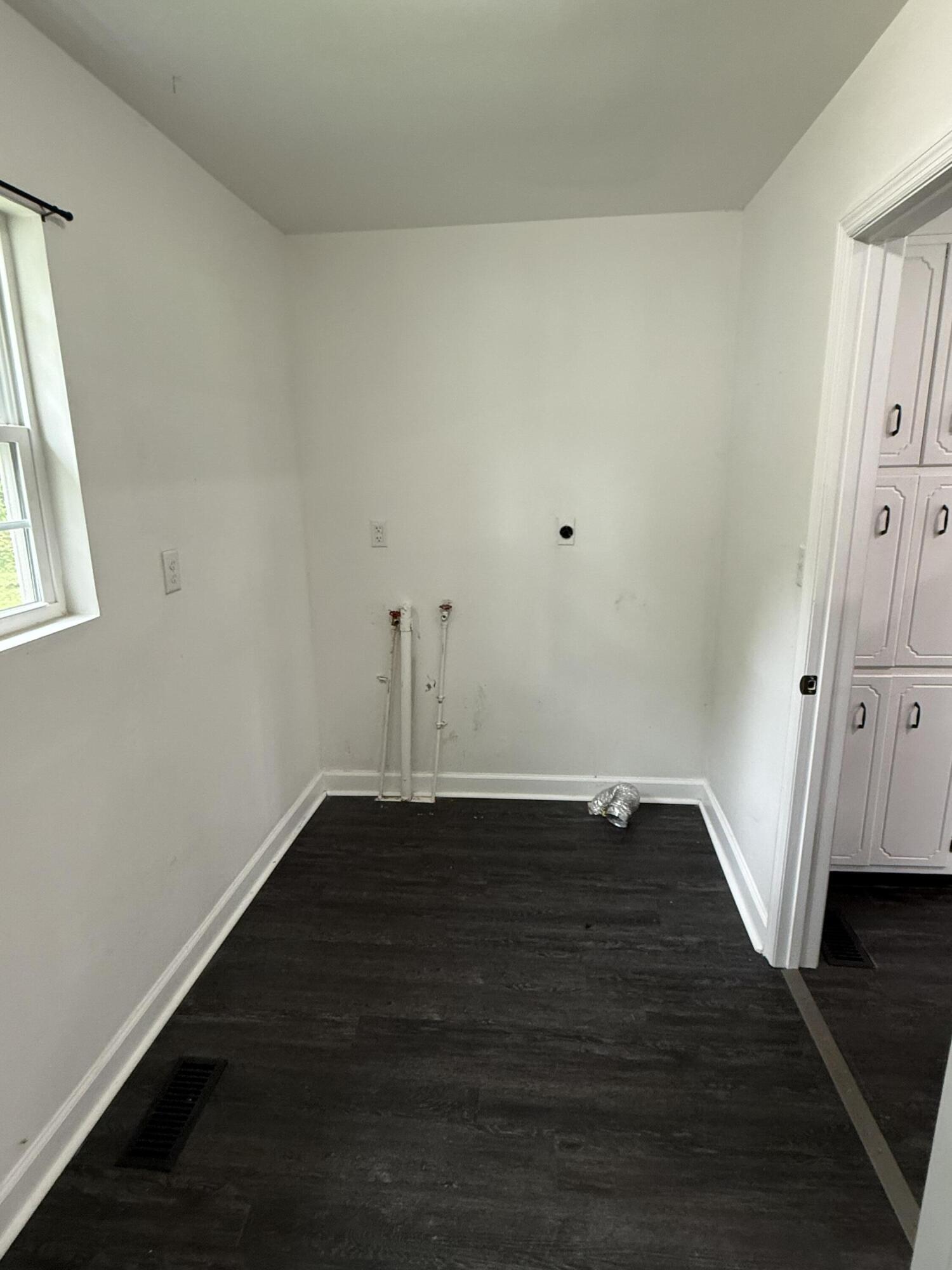 1540077 Property Photo 7