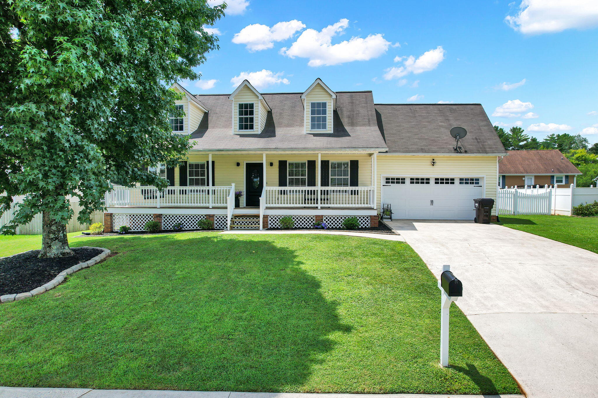 1762 Autumn Drive Ne Property Photo 1