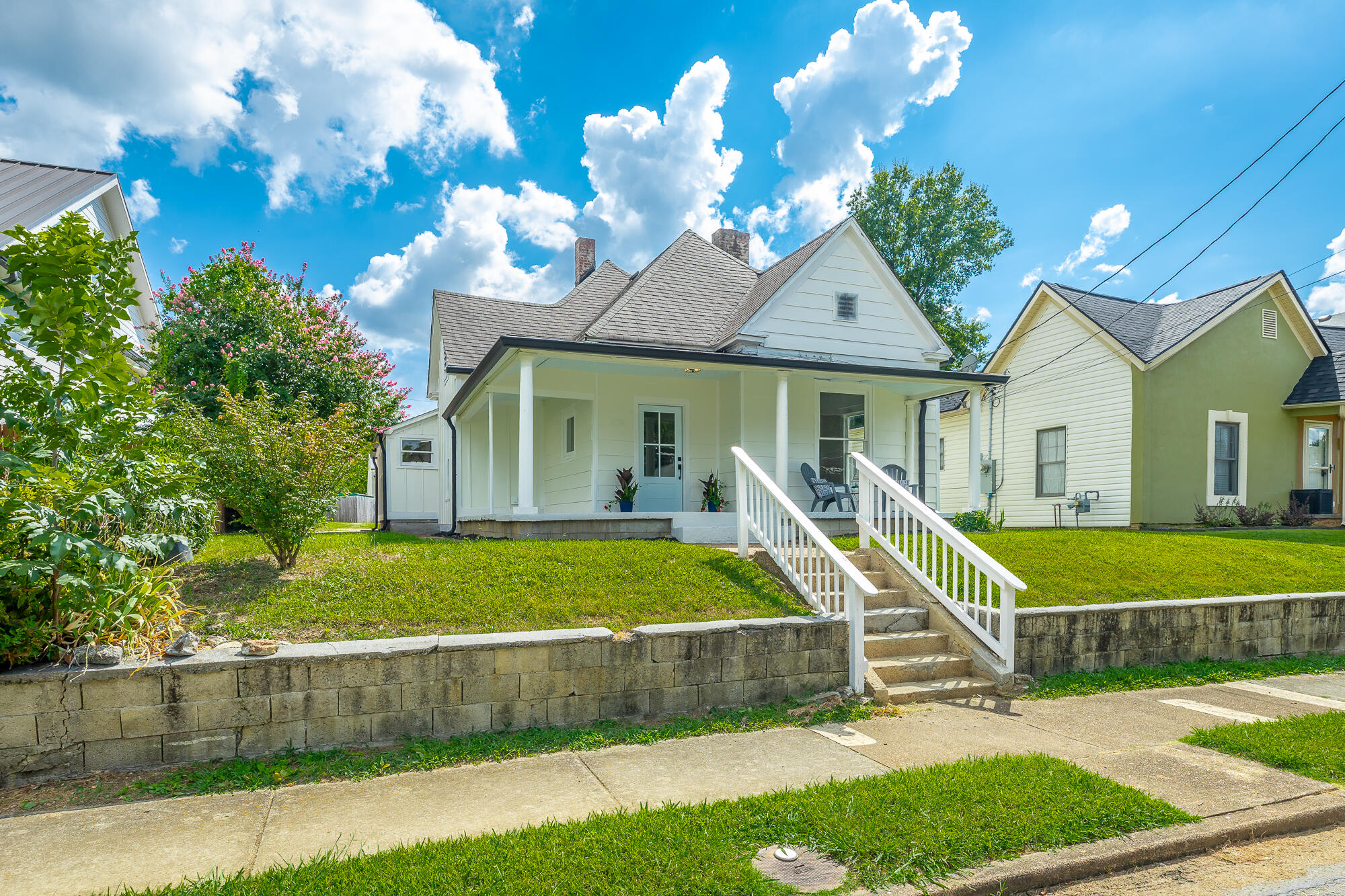 1608 Bennett Avenue Property Photo 2