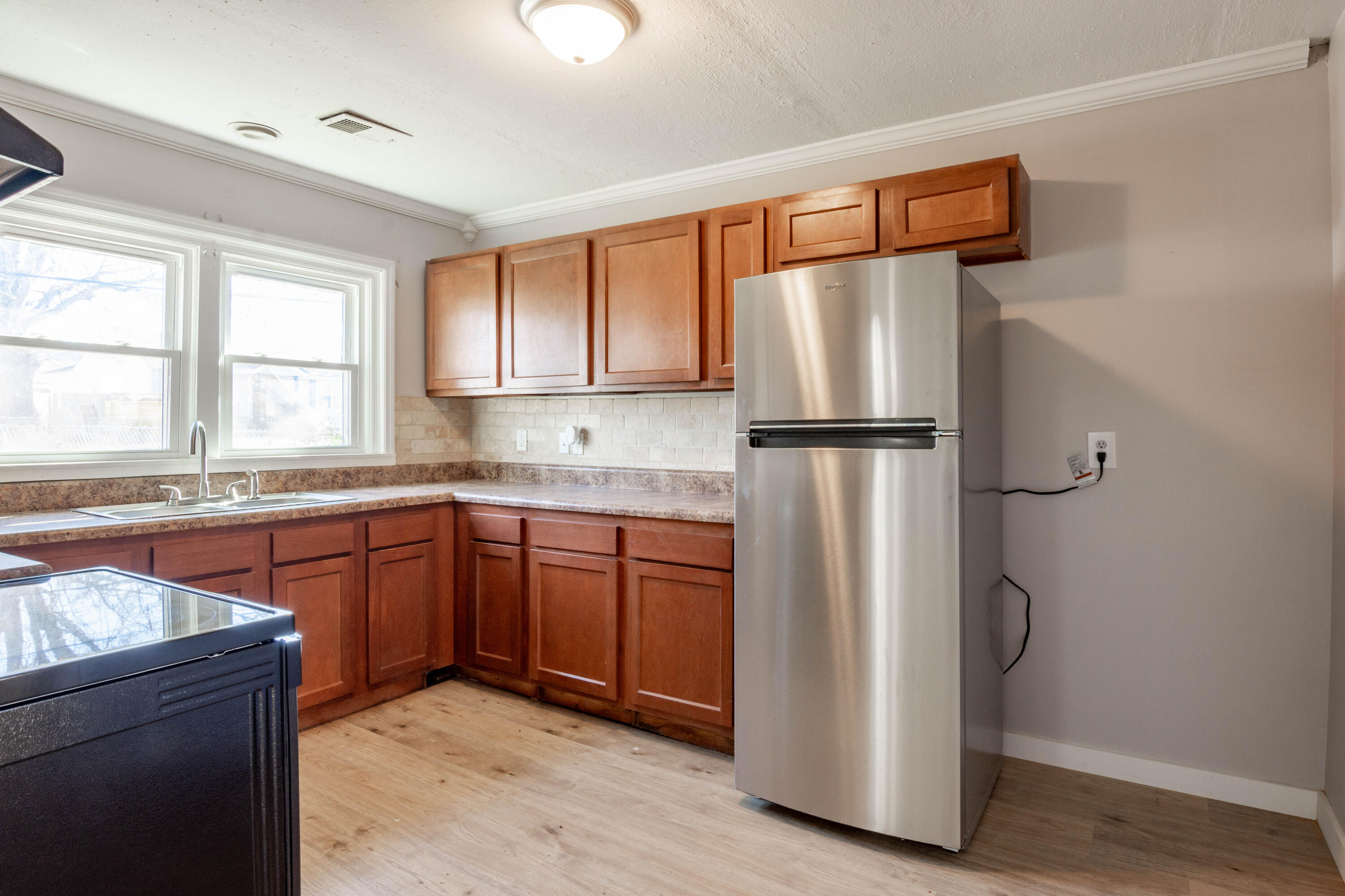 1663 Keeble Street Property Photo 8